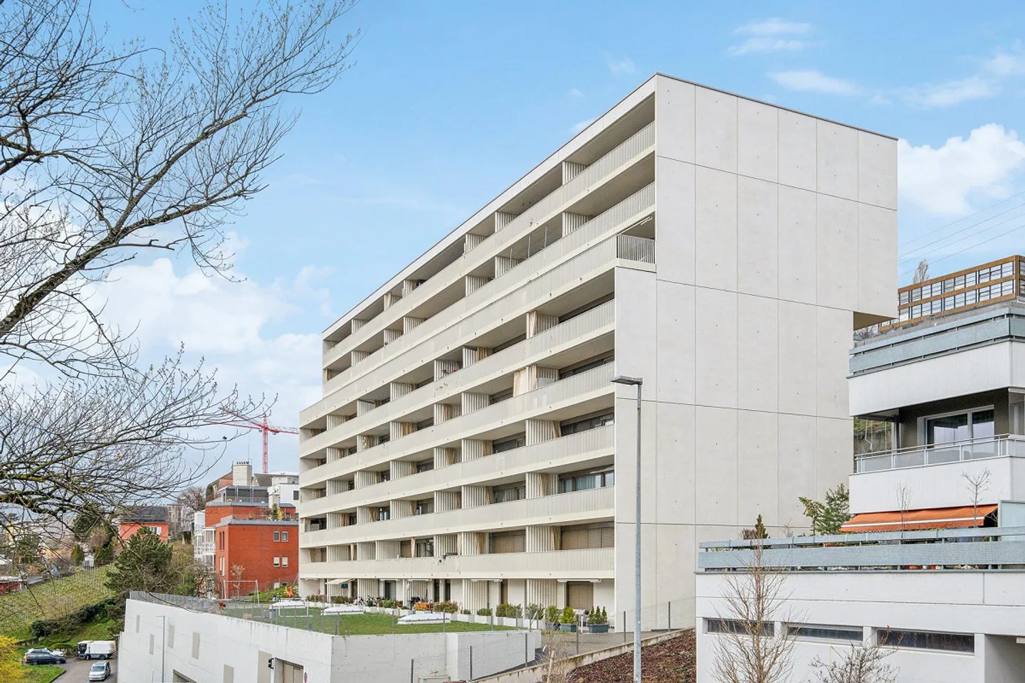 Rental with free deposit - Building with lake view - Photo 1 of 5