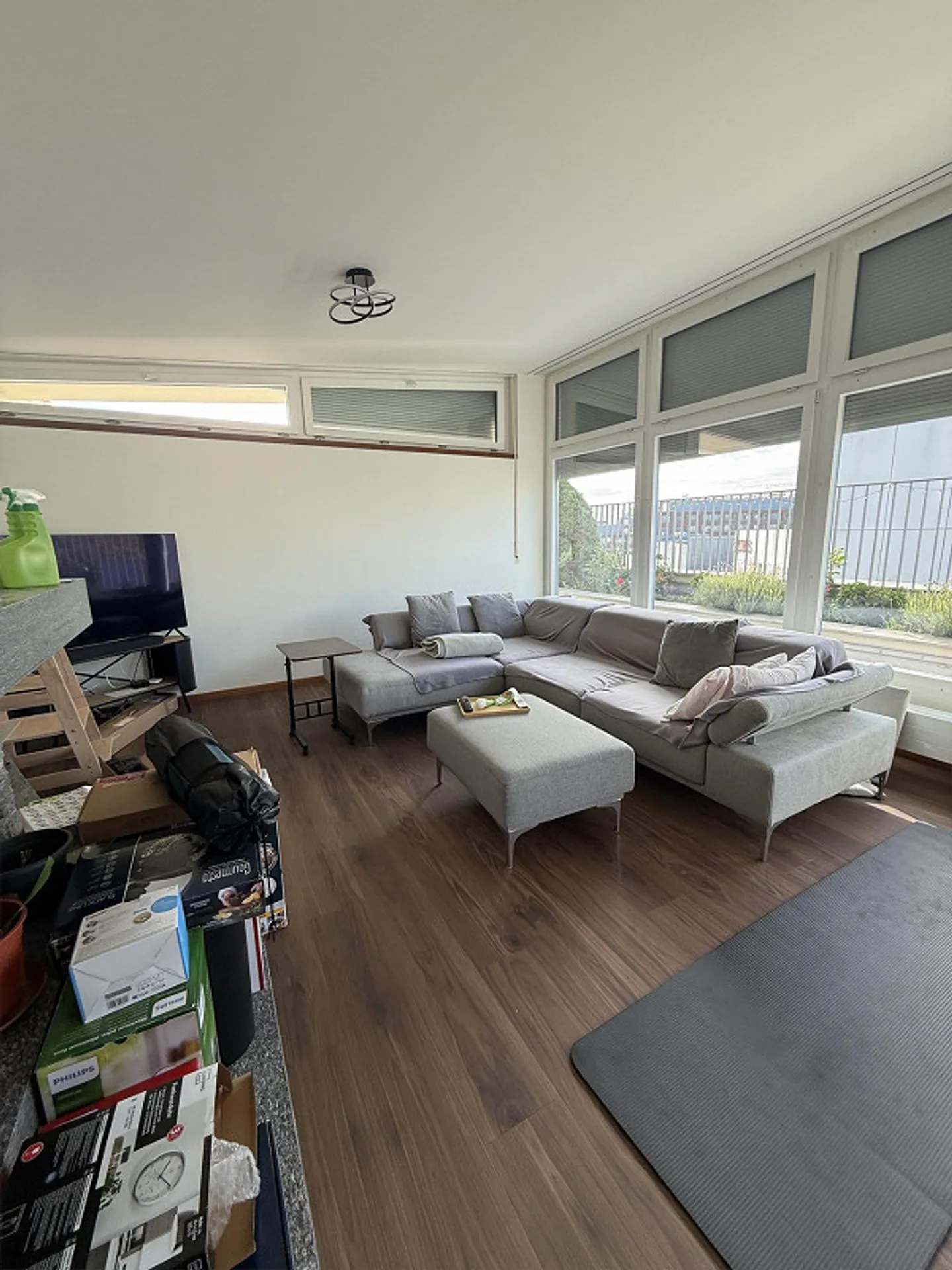 5.5 Room Apartment in Kloten - Photo 3 of 13