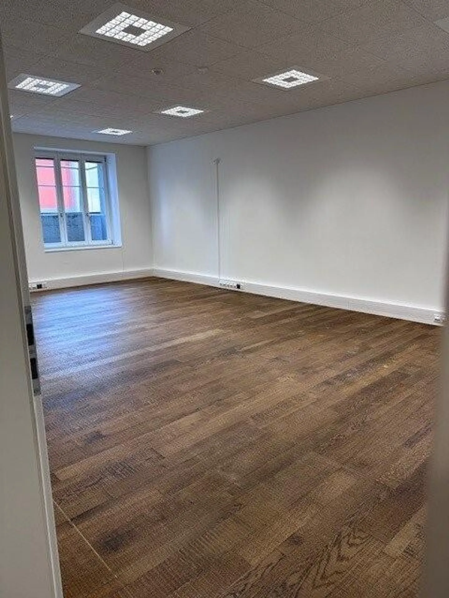 Commercial/Office Space for Rent in Burgdorf - Photo 6 of 7
