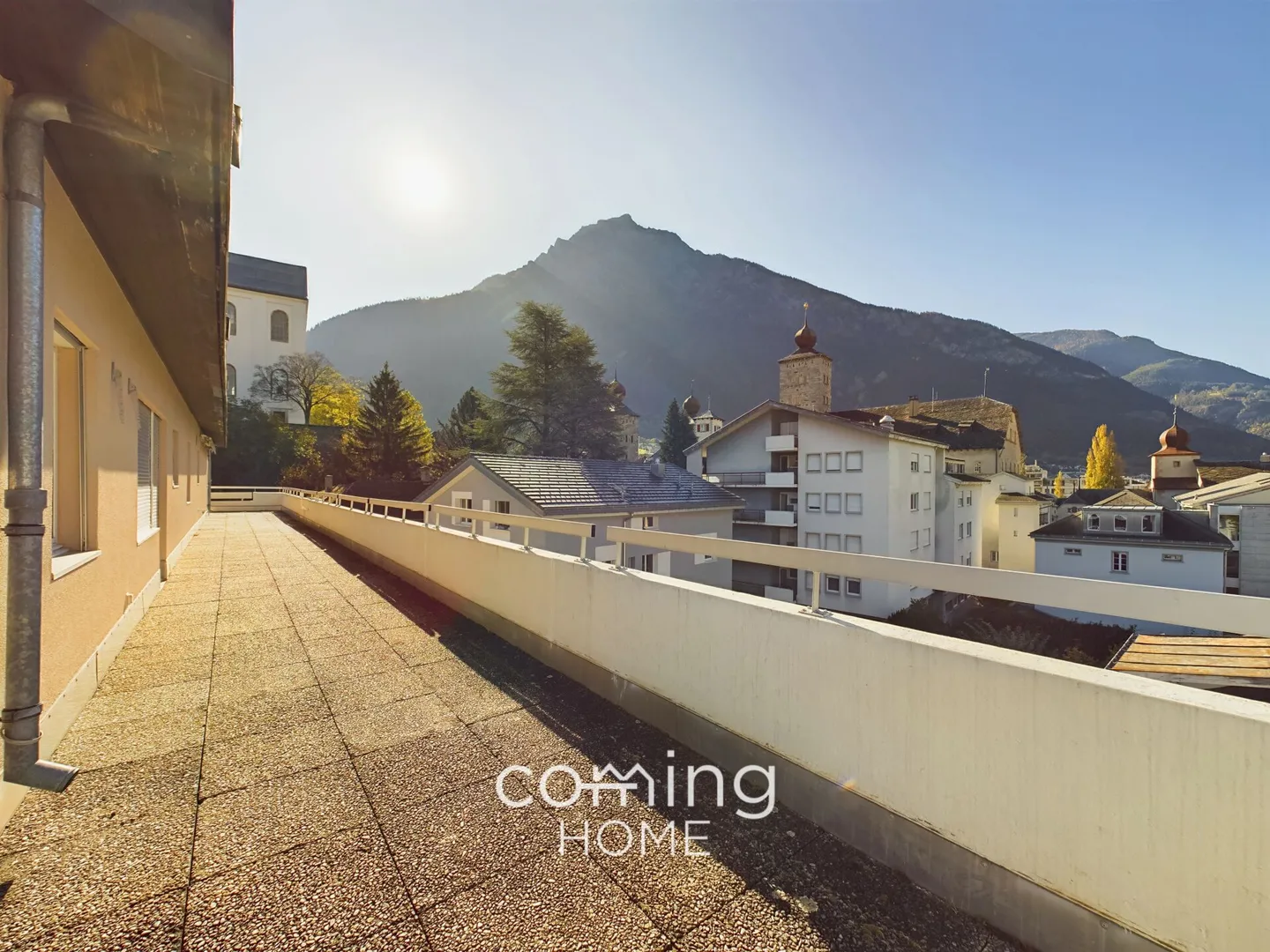 Ampio appartamento attico di 5,5 locali a Brig-Glis - Vivere sopra i tetti con vista sul Palazzo Stockalper - Foto 4 di 18