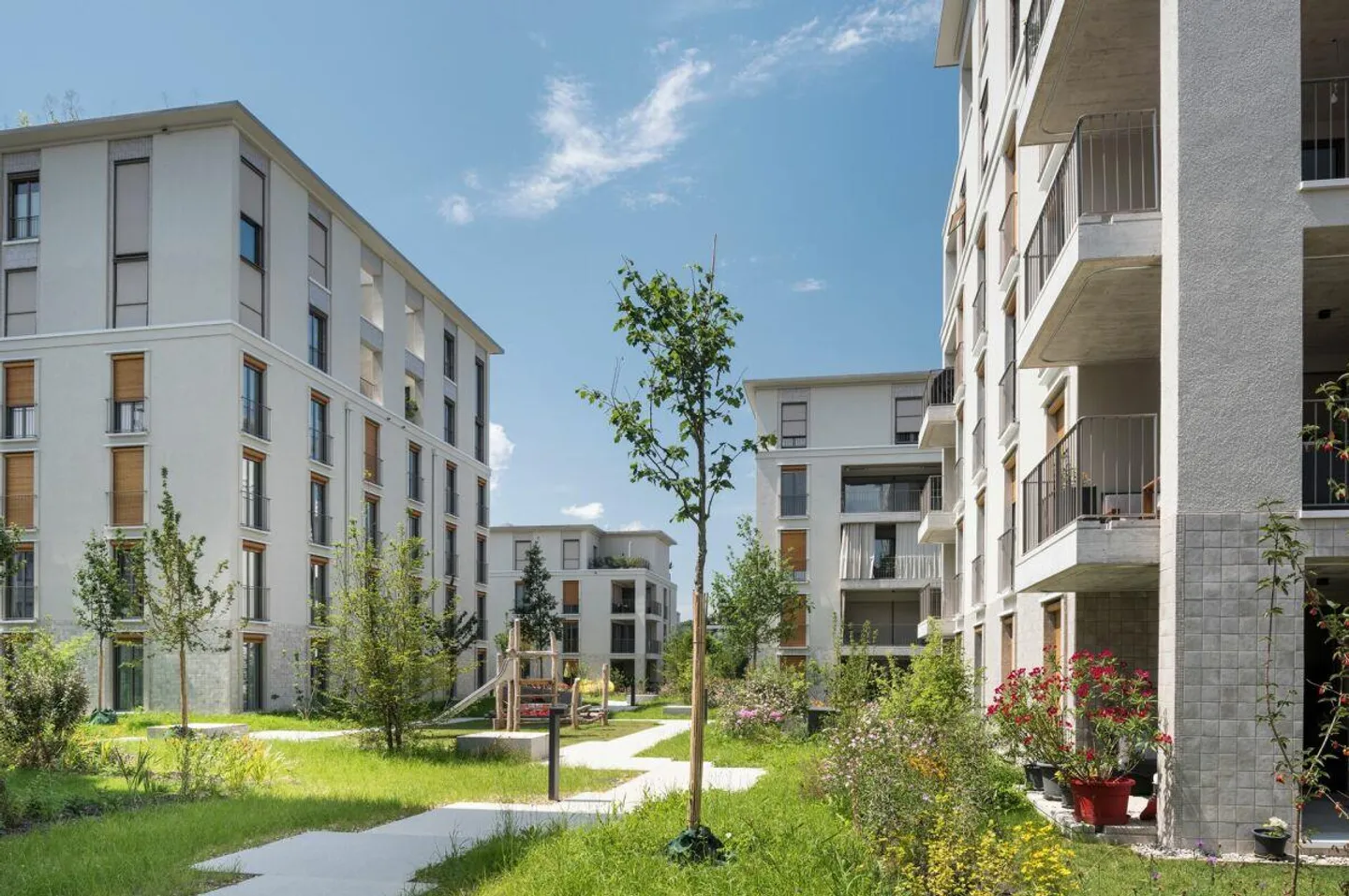 In new building in Reinach - parking spaces for sale - Photo 1 of 4