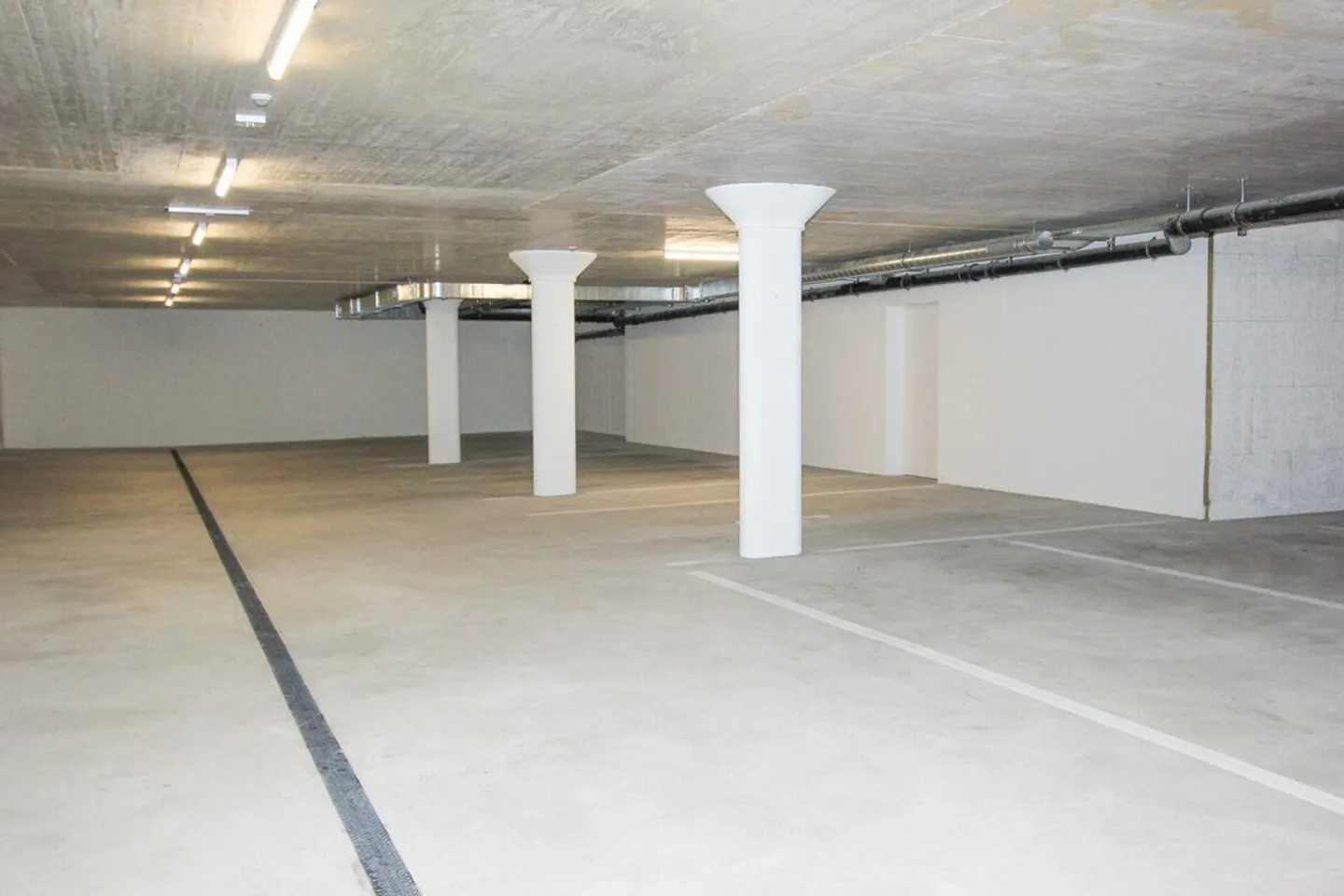 In new building in Reinach - parking spaces for sale - Photo 2 of 4