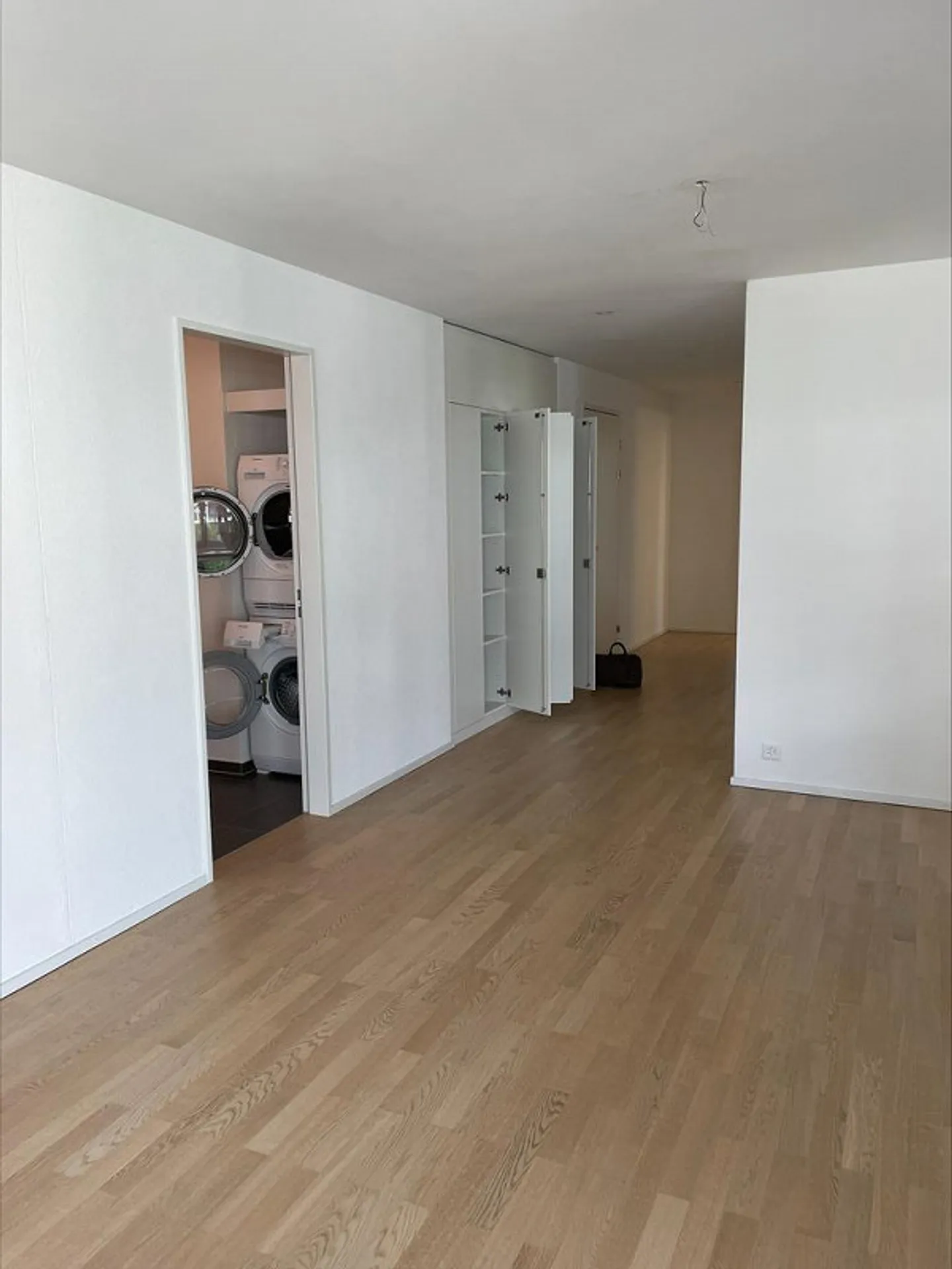 Light-flooded 3.5-room apartment in a central location - Photo 3 of 10