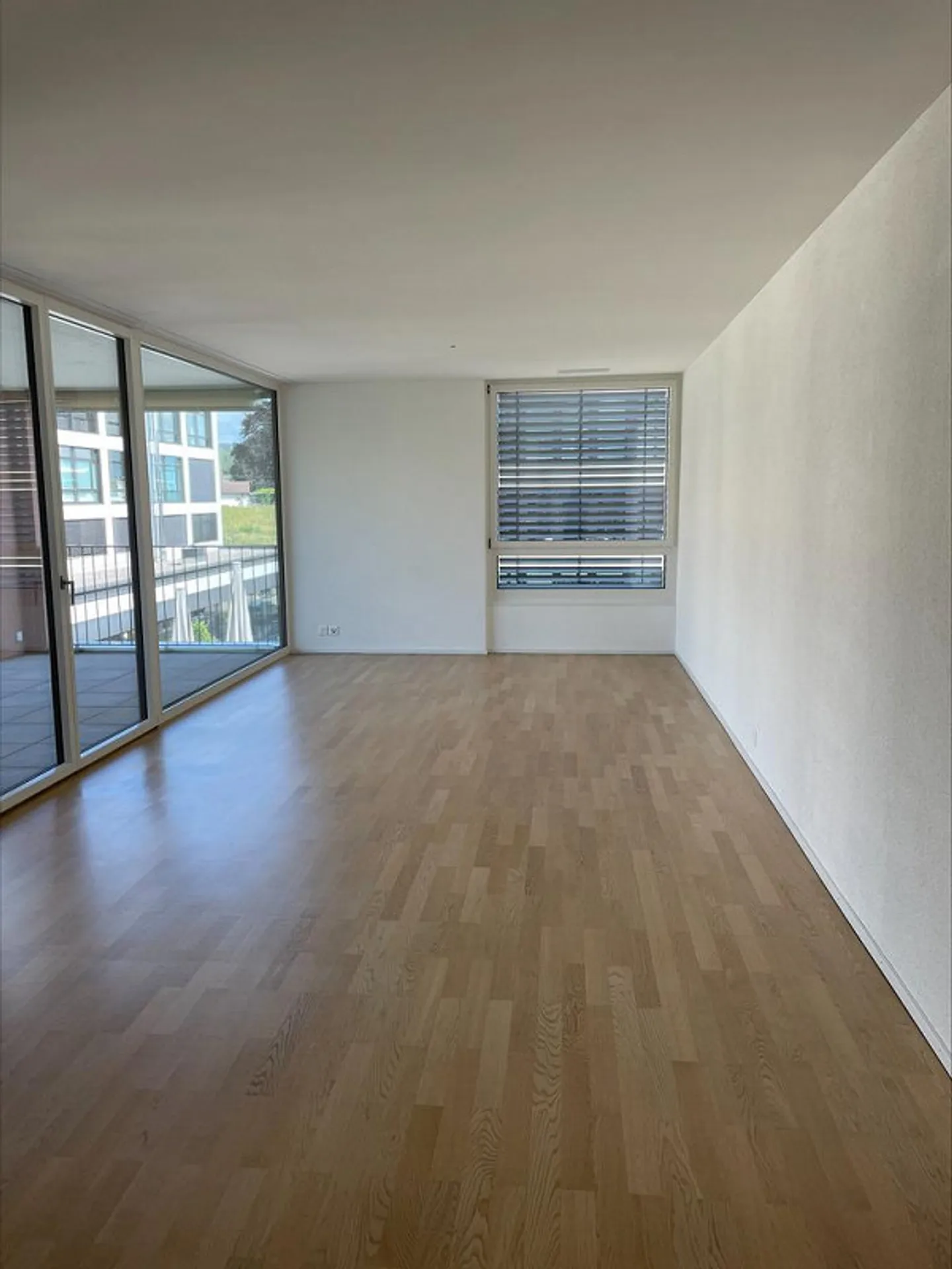 Light-flooded 3.5-room apartment in a central location - Photo 4 of 10