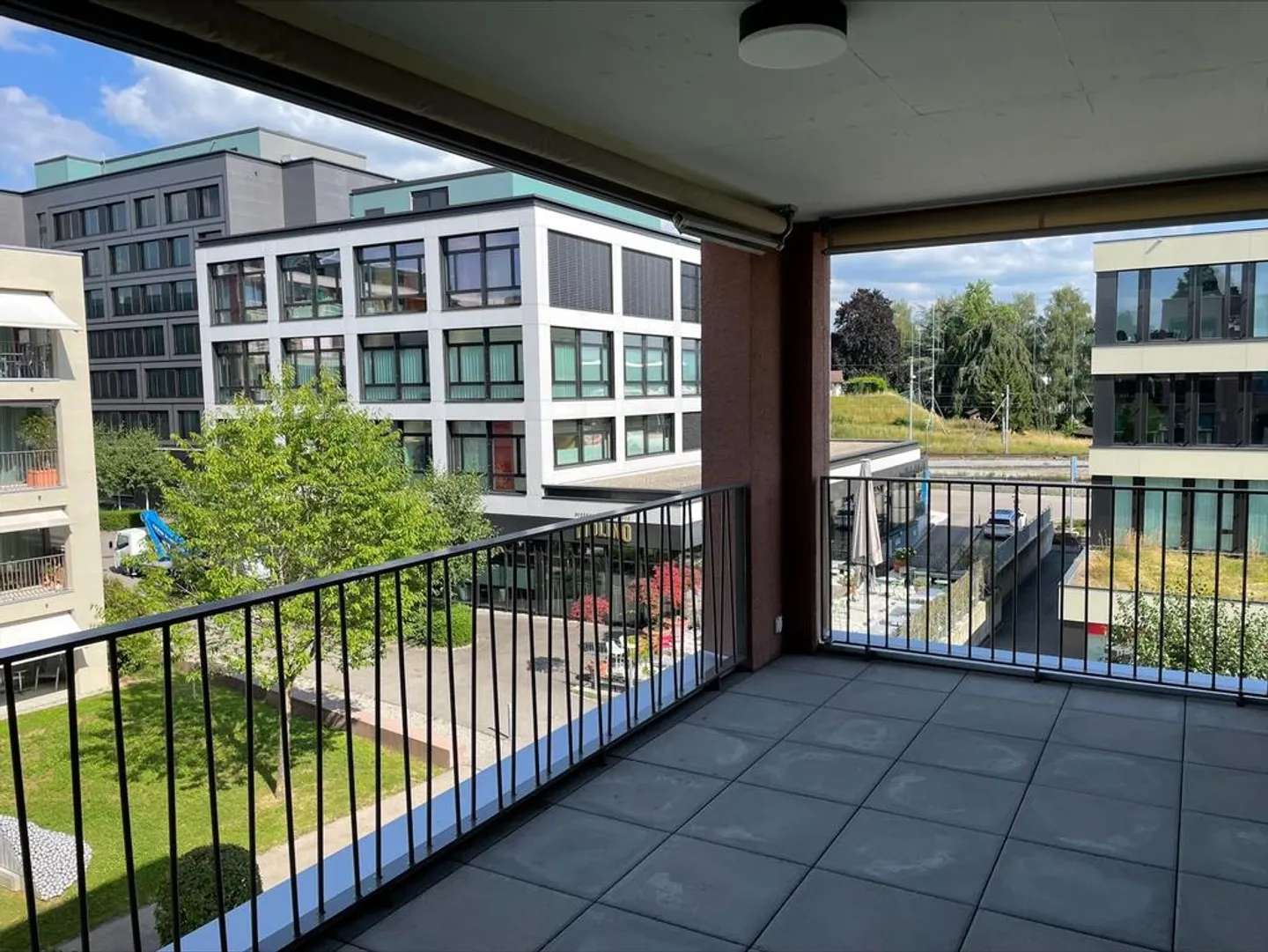 Light-flooded 3.5-room apartment in a central location - Photo 9 of 10