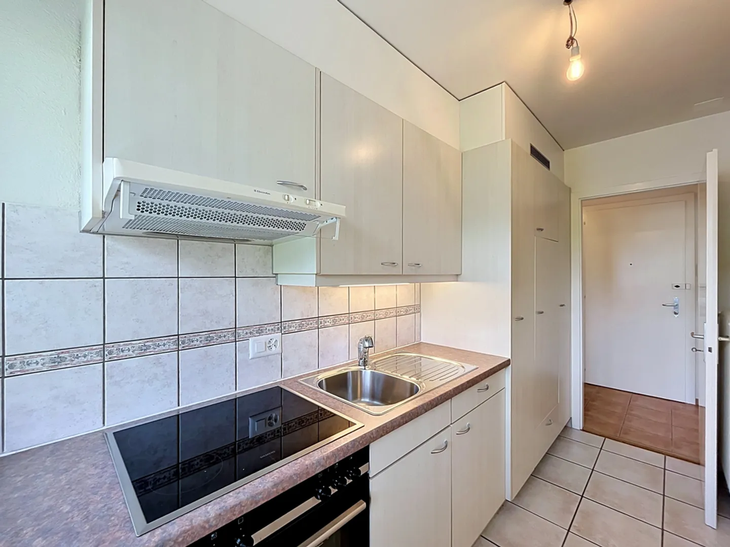 2-room apartment - Photo 3 of 10