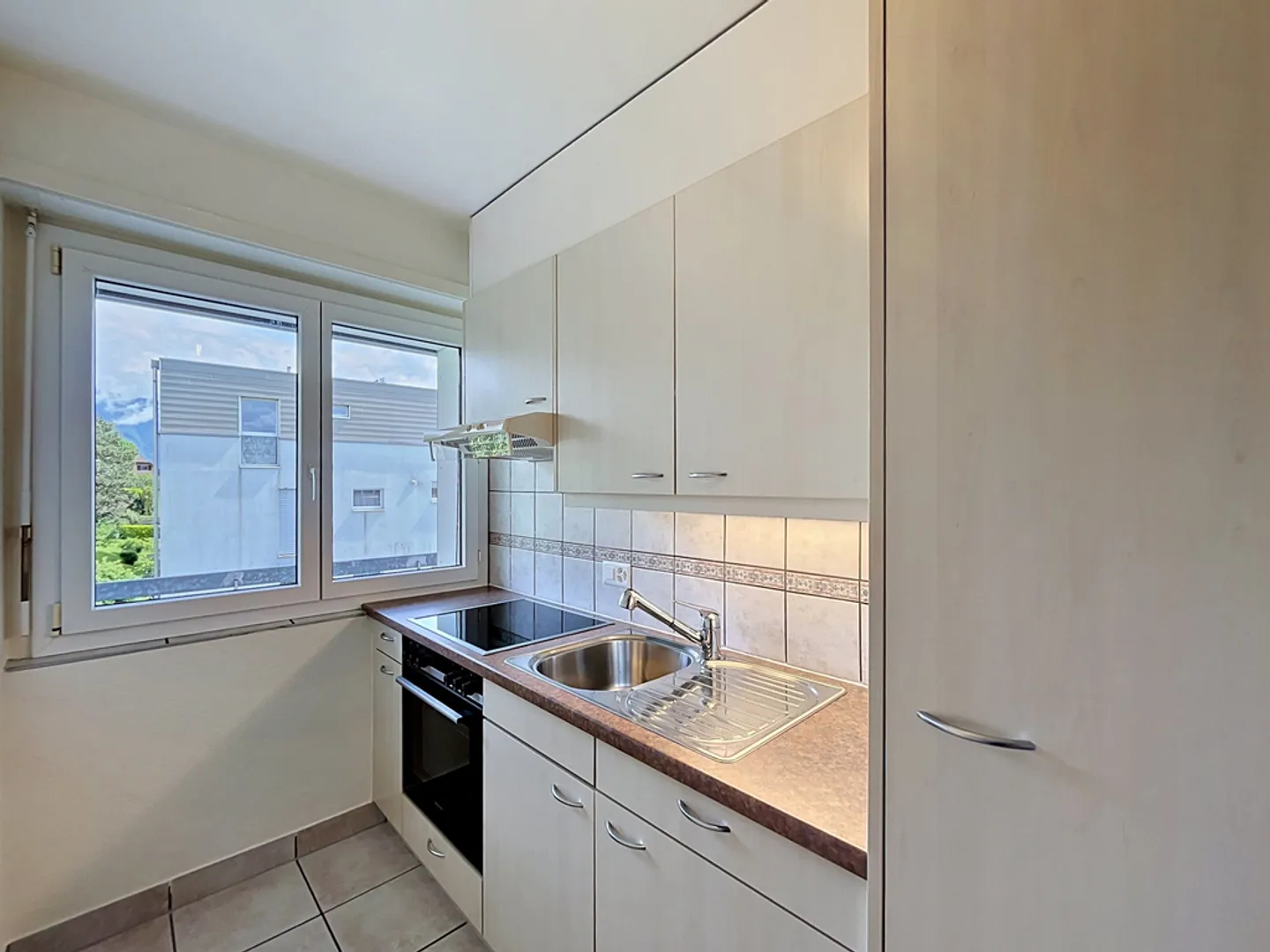 2-room apartment - Photo 2 of 10