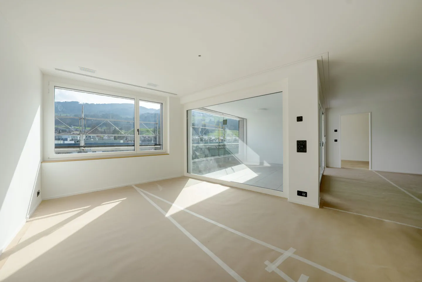 Appartamento moderno di 2,5 stanze con finiture di alta qualità e loggia - Foto 3 di 8