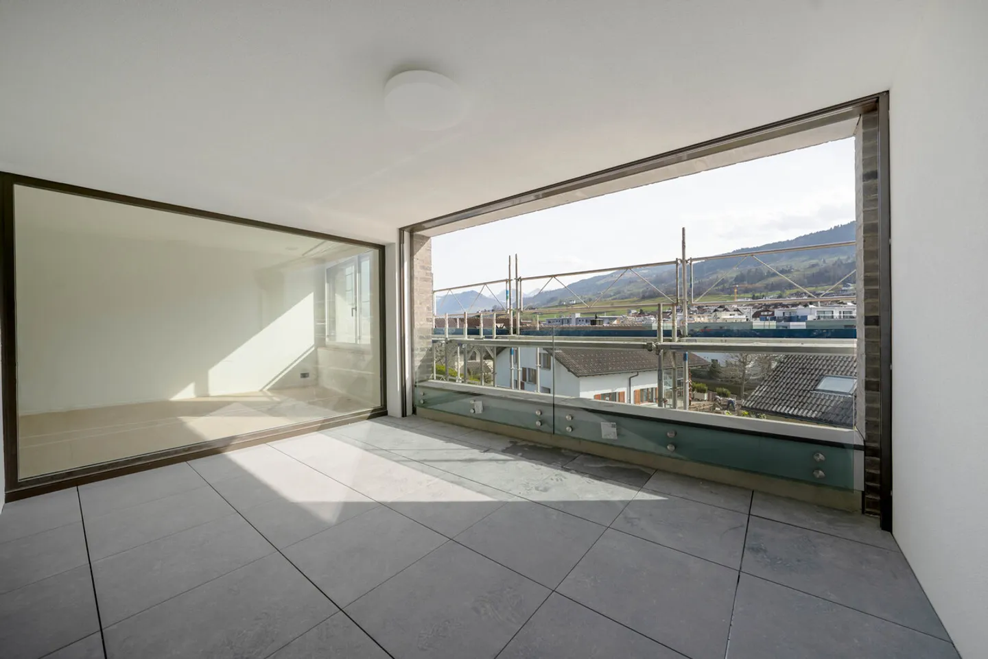 Appartamento moderno di 2,5 stanze con finiture di alta qualità e loggia - Foto 4 di 8