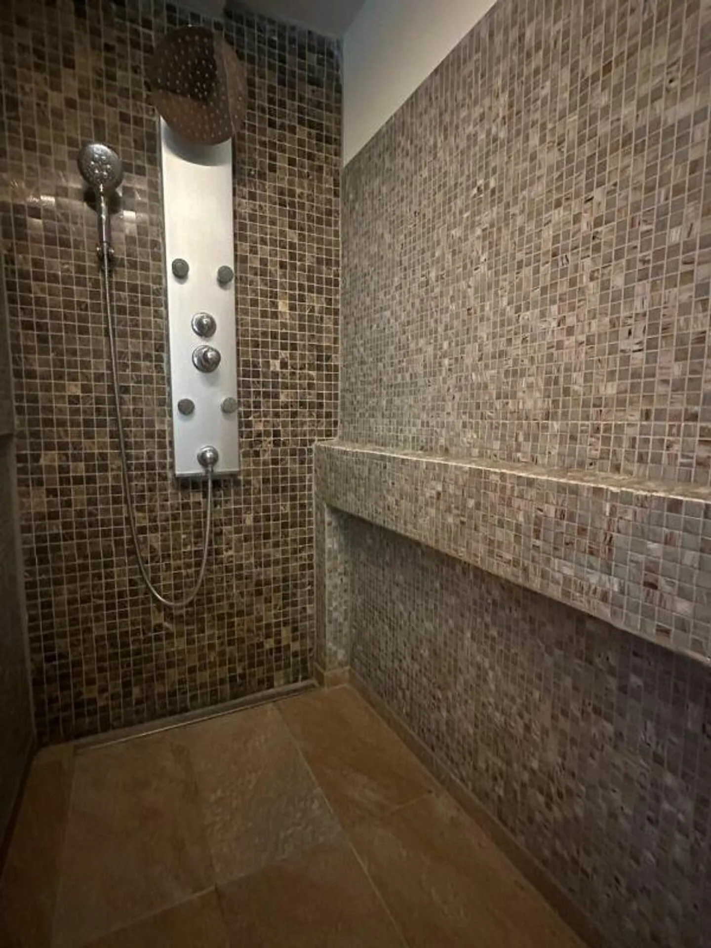Vivre avec caractère - Appartement élégant de 6,5 pièces au bord du lac de Zurich - Photo 8 sur 8