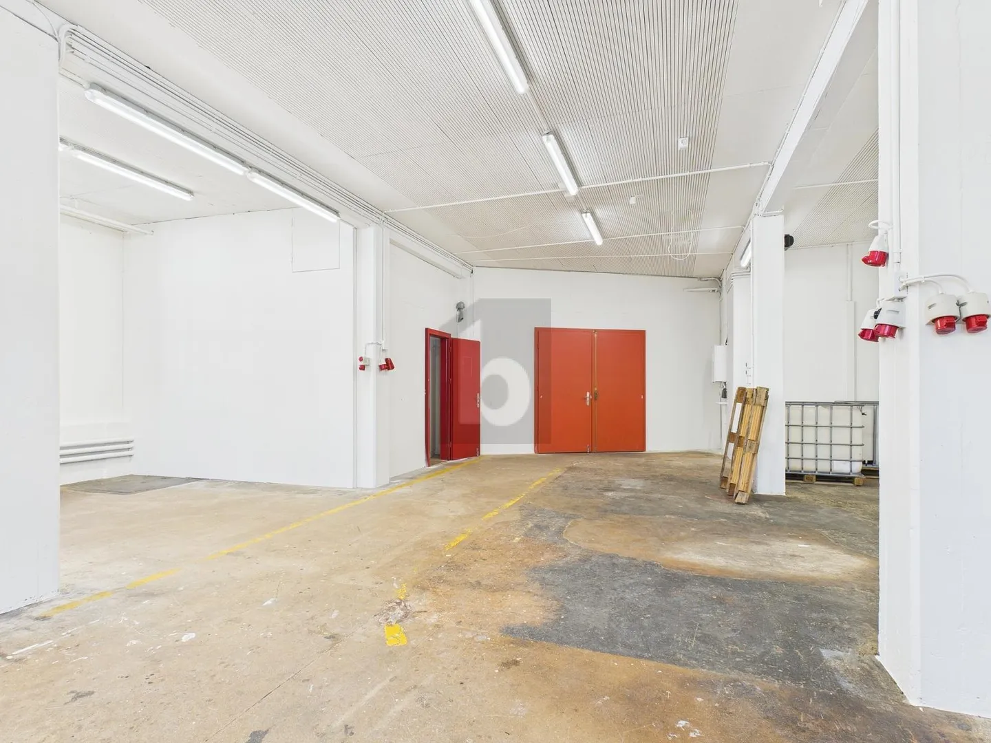 GRANDE SURFACE INCL. FRAIS ACCESSOIRES - Photo 4 sur 6