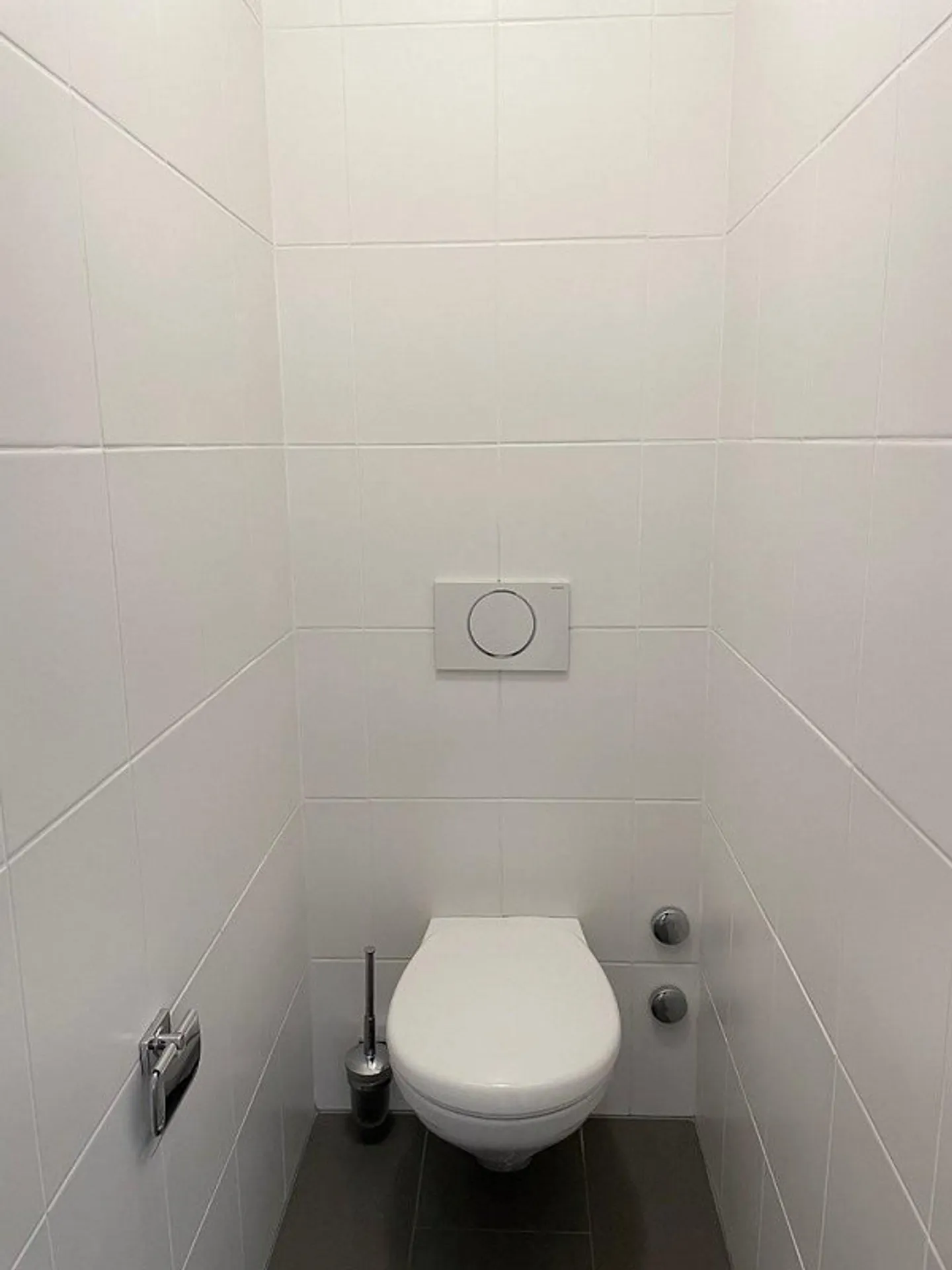 Close to airport and international organizations - Photo 7 of 9