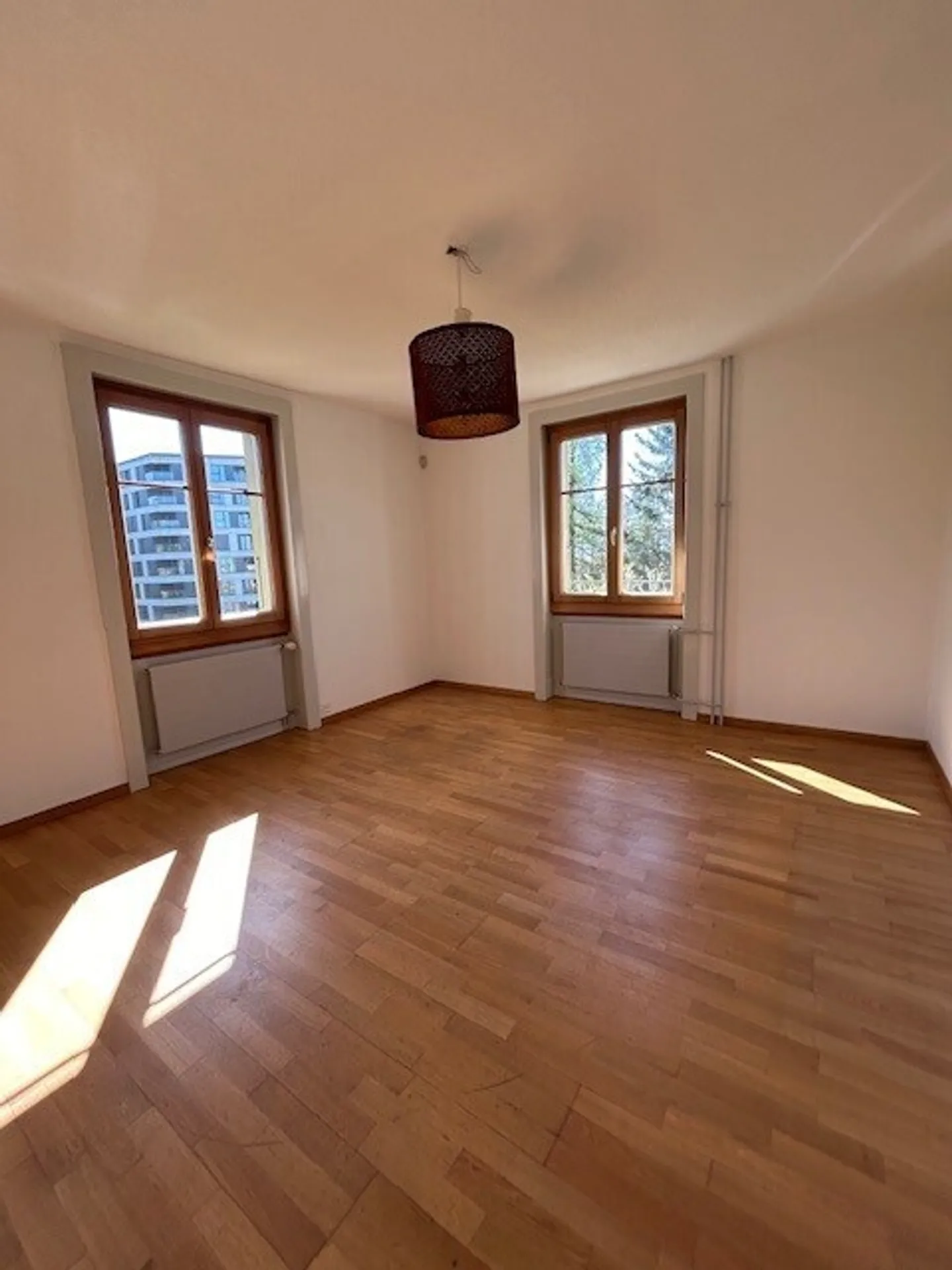 ZU VERMIETEN
VILLA
LAUSANNE - Foto 2 von 9