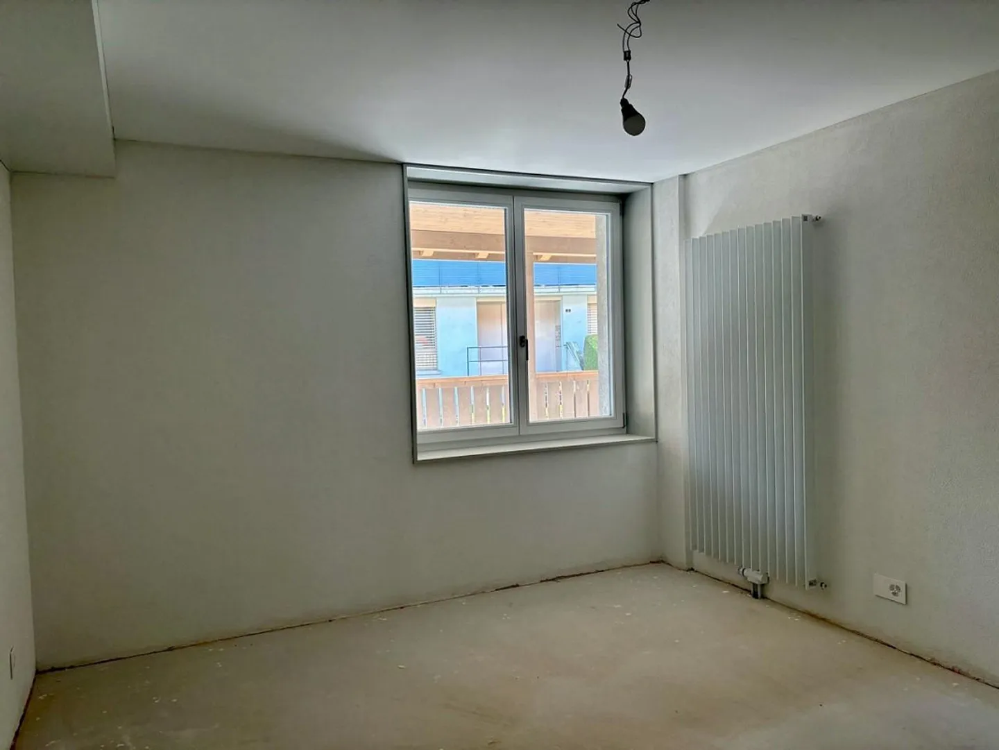 Luminoso appartamento di 4 1/2 locali con ampio balcone - Foto 3 di 6