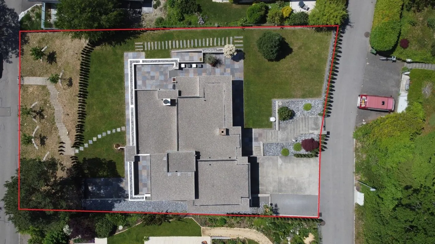Maison individuelle élégante de 5,5 pièces avec garage double et piscine intérieure - Photo 14 sur 14
