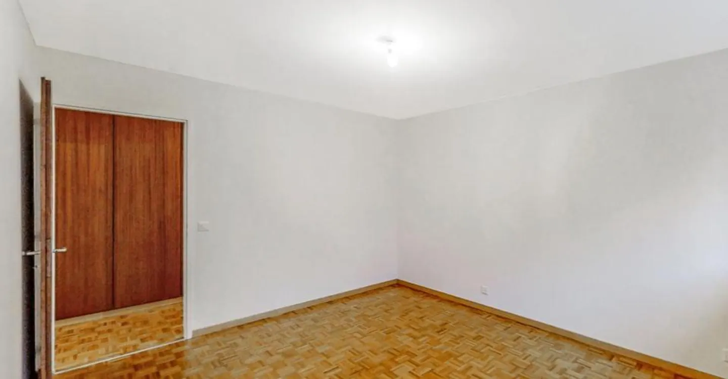 In einer ruhigen Gegend und umgeben von viel Grün - Foto 7 von 12
