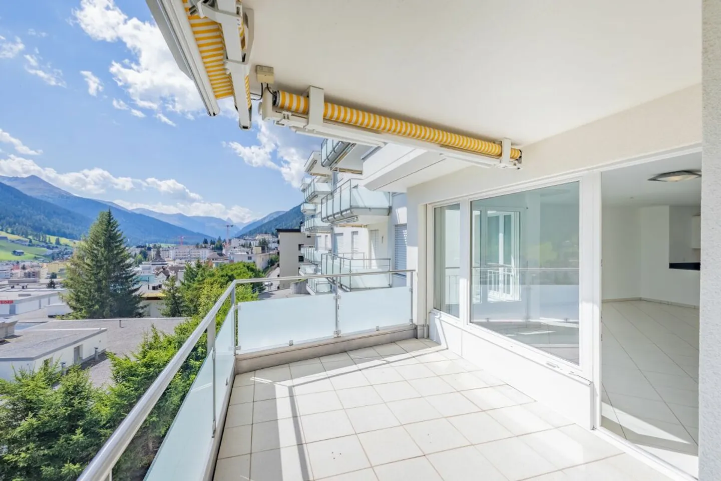 Exklusive Zweitwohnung mit spektakulärer Aussicht - Foto 9 von 12