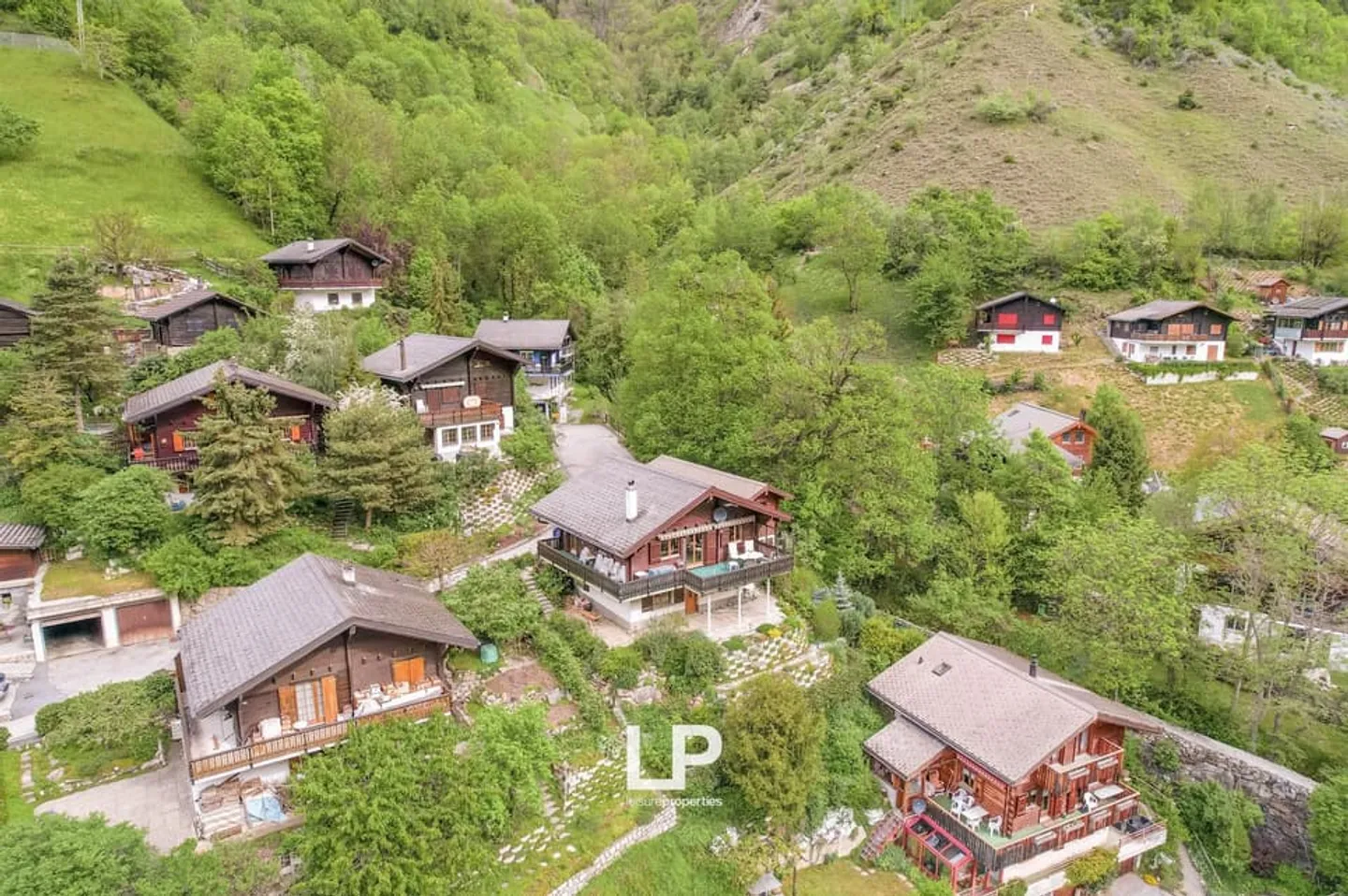 Chalet Castanea is a 5-bedroom chalet in the green nature of Möre - Photo 2 of 13