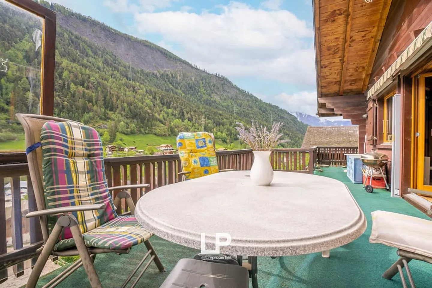 Chalet Castanea is a 5-bedroom chalet in the green nature of Möre - Photo 5 of 13