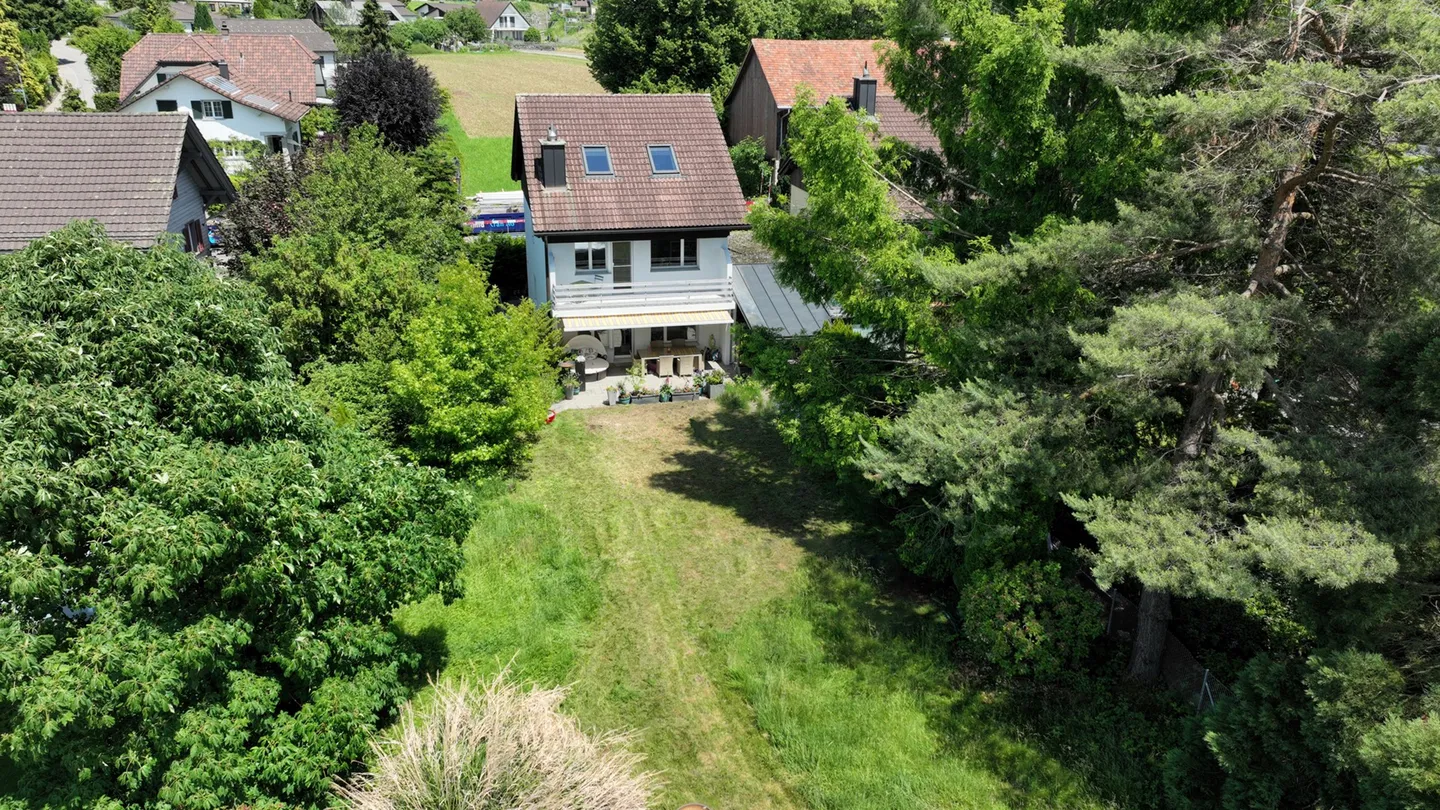 Oasi Familiare Ristrutturata in Posizione Ideale in Quartiere Tranquillo - Foto 1 di 2