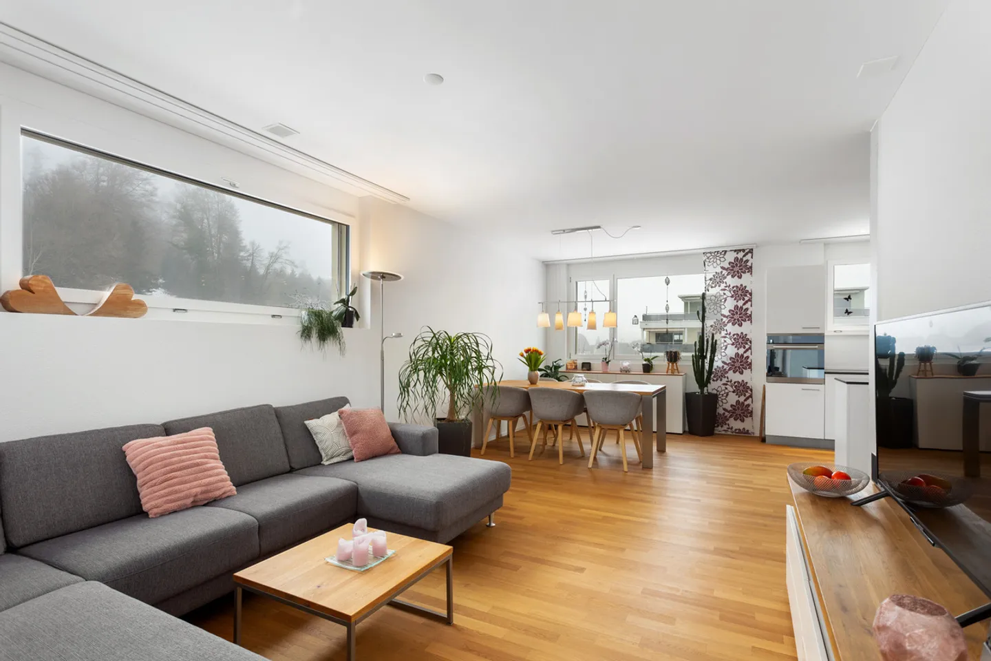 Casa moderna con vista sul verde - Foto 2 di 5