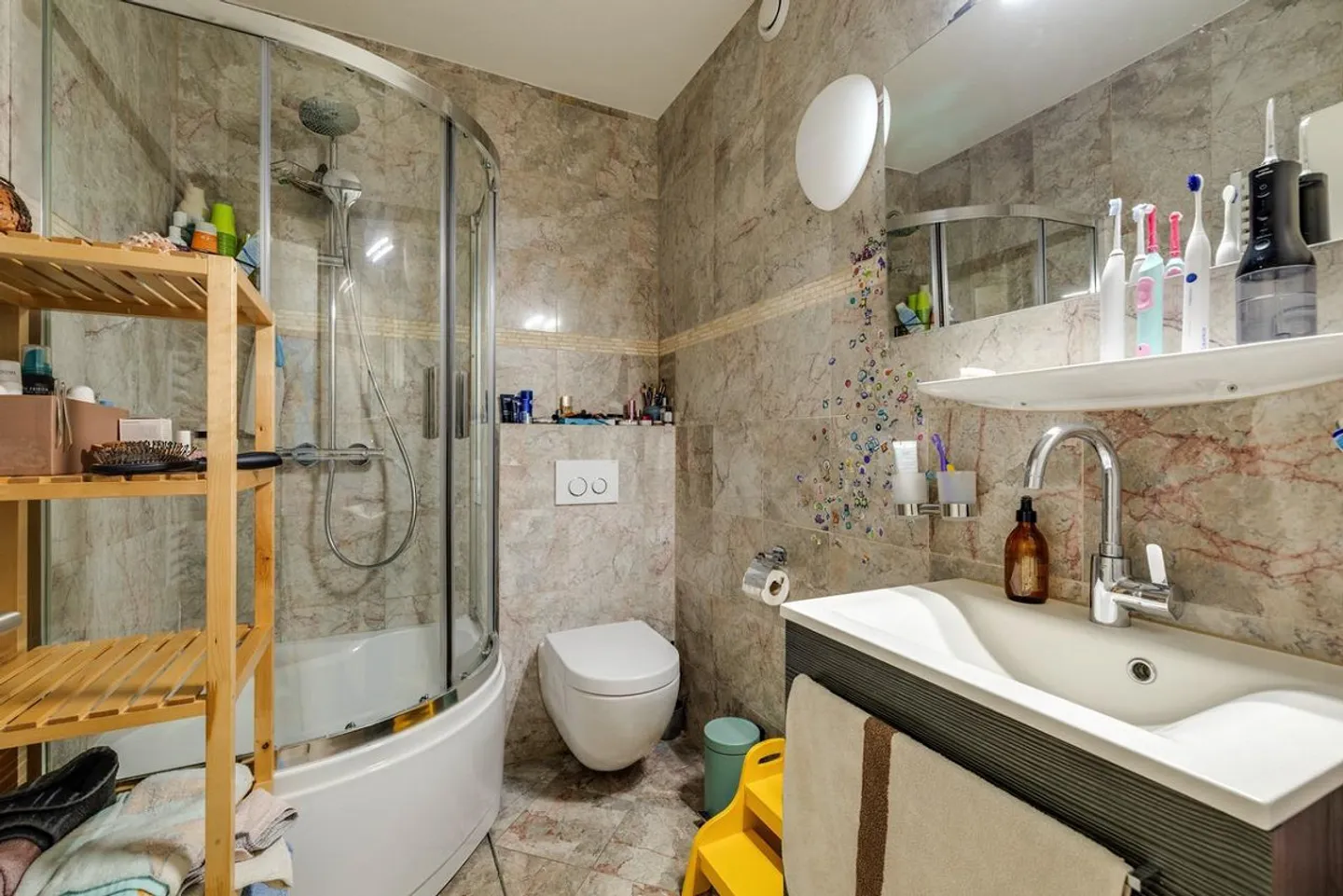 Spacious property with flexible usable basement - Photo 10 of 18