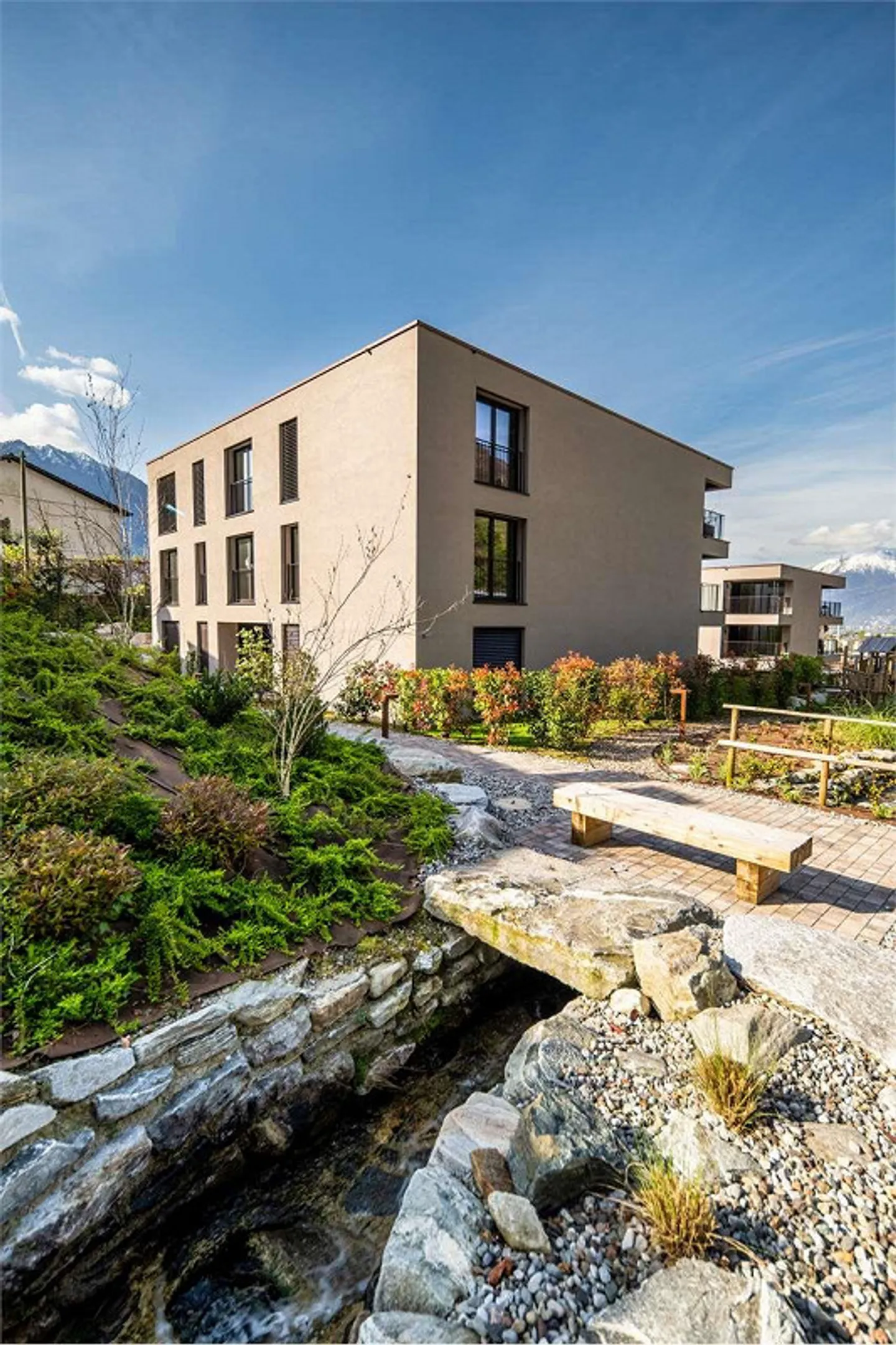 Nuovo appartamento di 3,5 stanze a Gordola con giardino - Foto 3 di 11