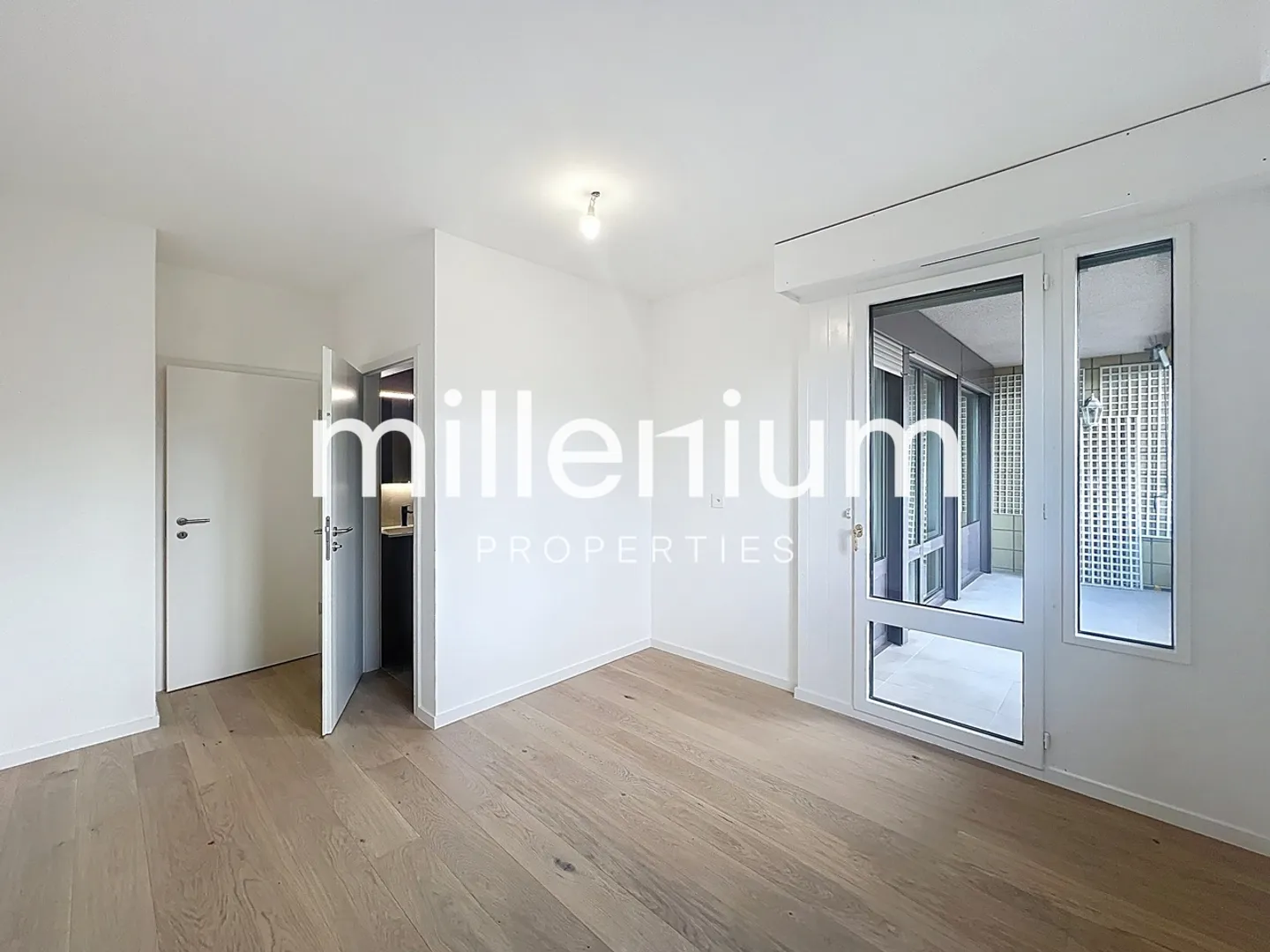 Extraordinary apartment, completely renovated, on Quai du Seujet - Photo 14 of 19