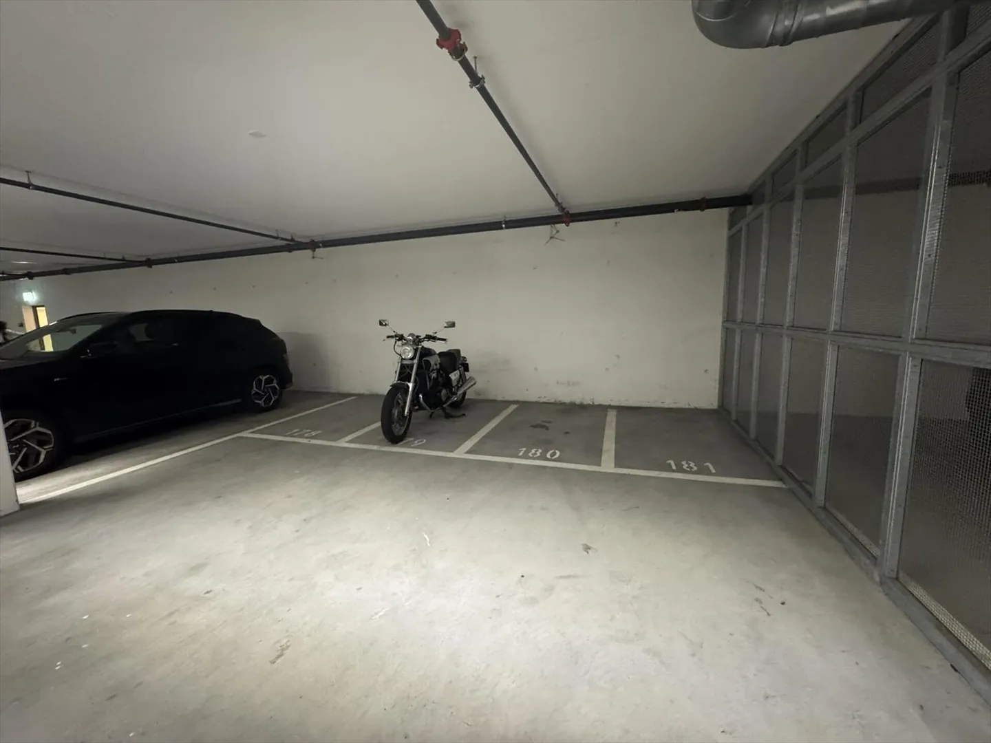 Posti auto per moto in vendita - Foto 4 di 4