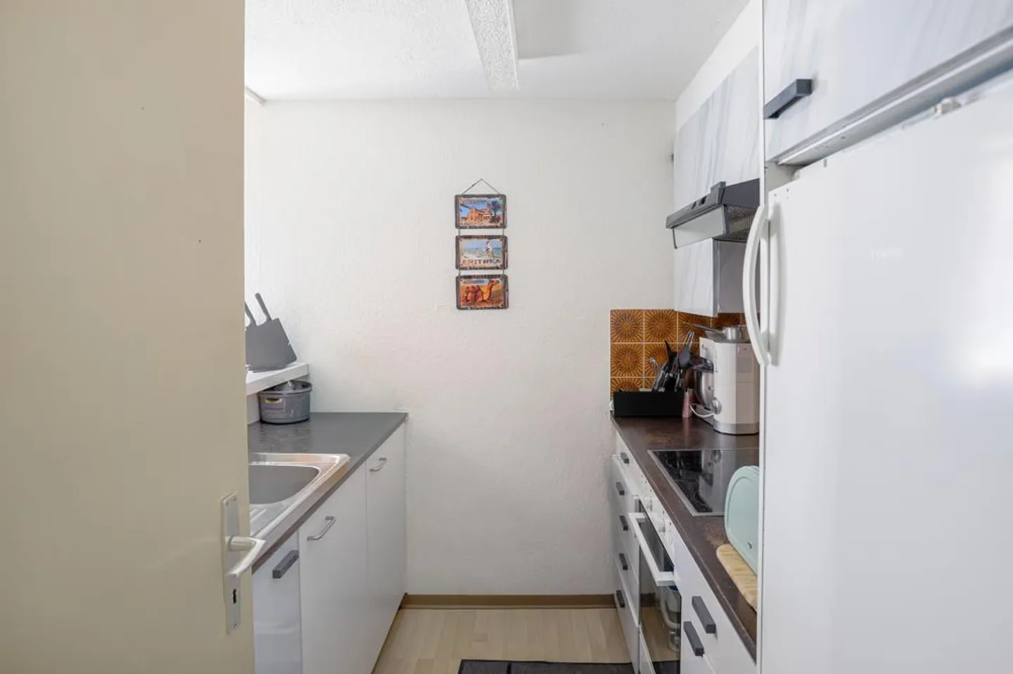 Multi-family house in a well-connected location - Photo 3 of 8