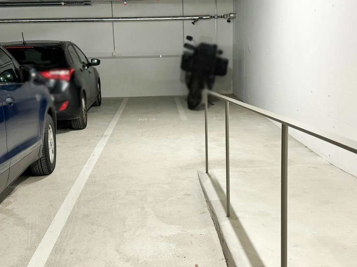 In nuovo edificio a Reinach - Posto moto in vendita - Foto 2 di 2