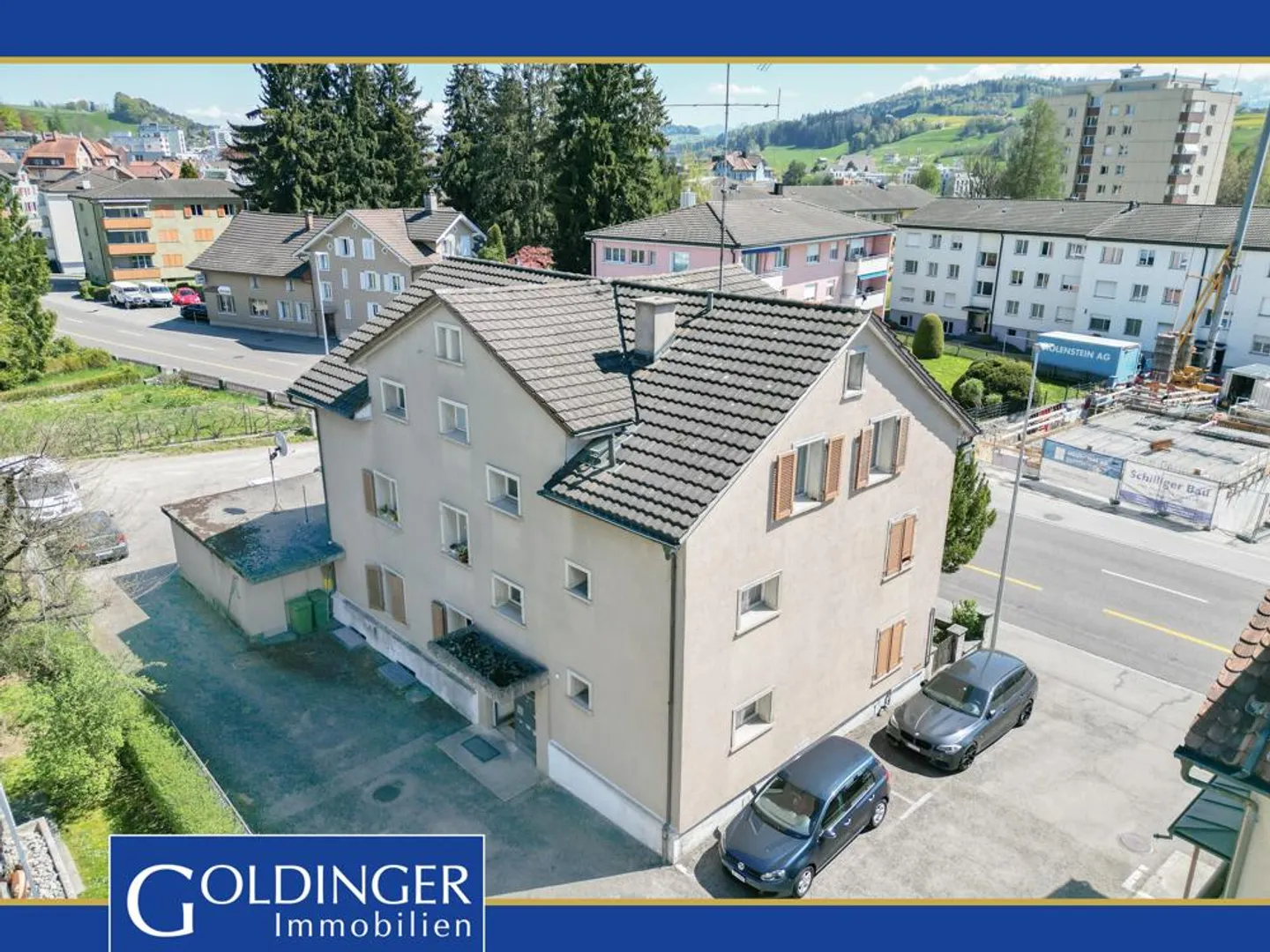 Multi-family house in a well-connected location - Photo 1 of 8