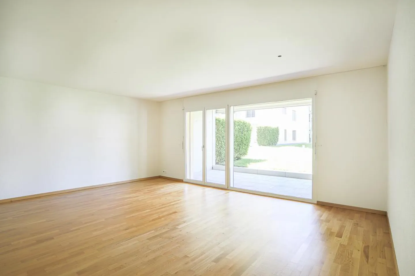 Bright 3.5-room apartment with spacious terrace - Photo 3 of 11