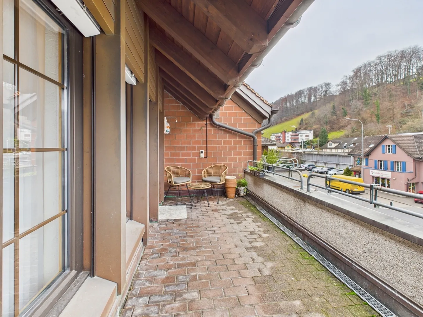 Ampio appartamento duplex di 5,5 locali con vista lago a Freienbach - Foto 11 di 13