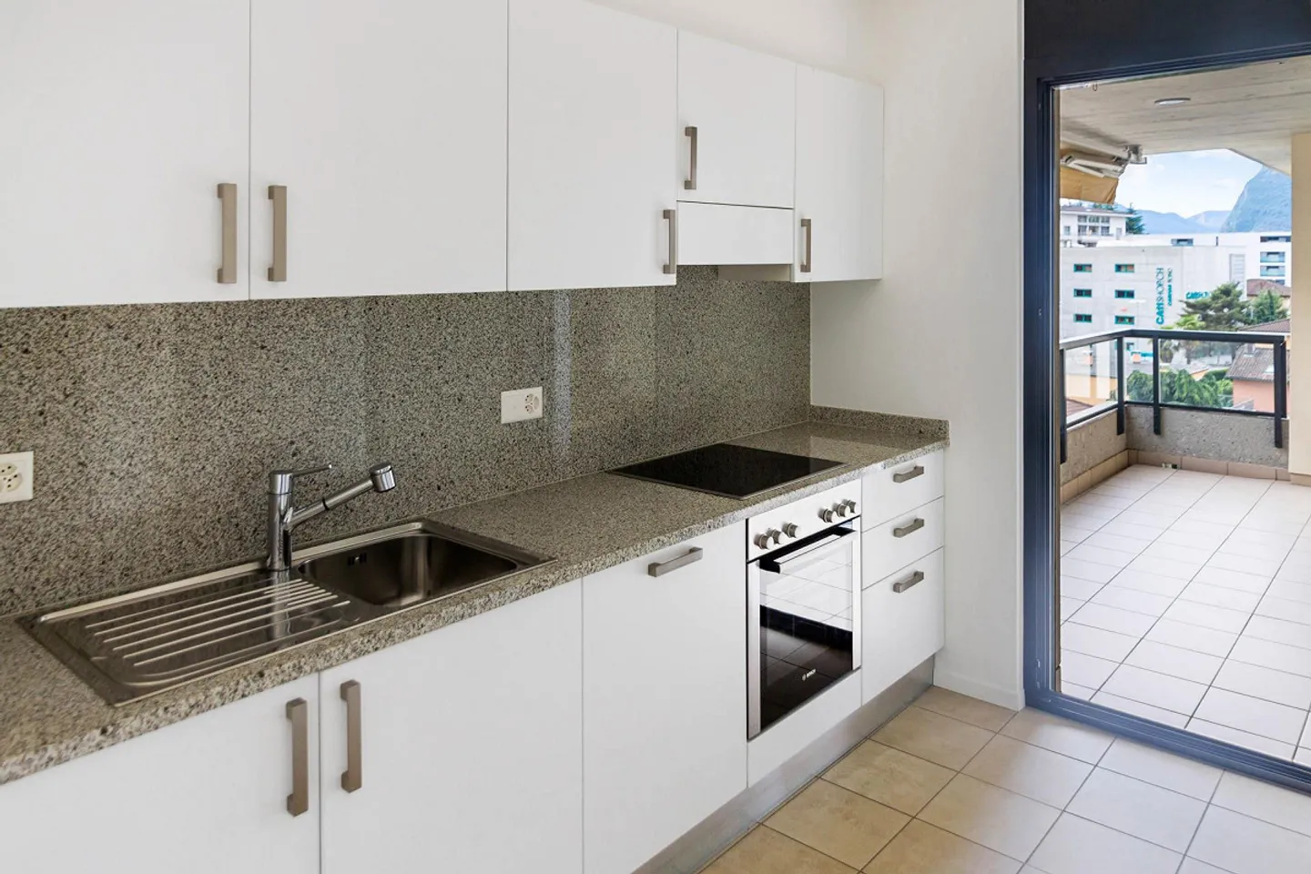 Appartamento Elegante in Posizione Centrale - Foto 4 di 11