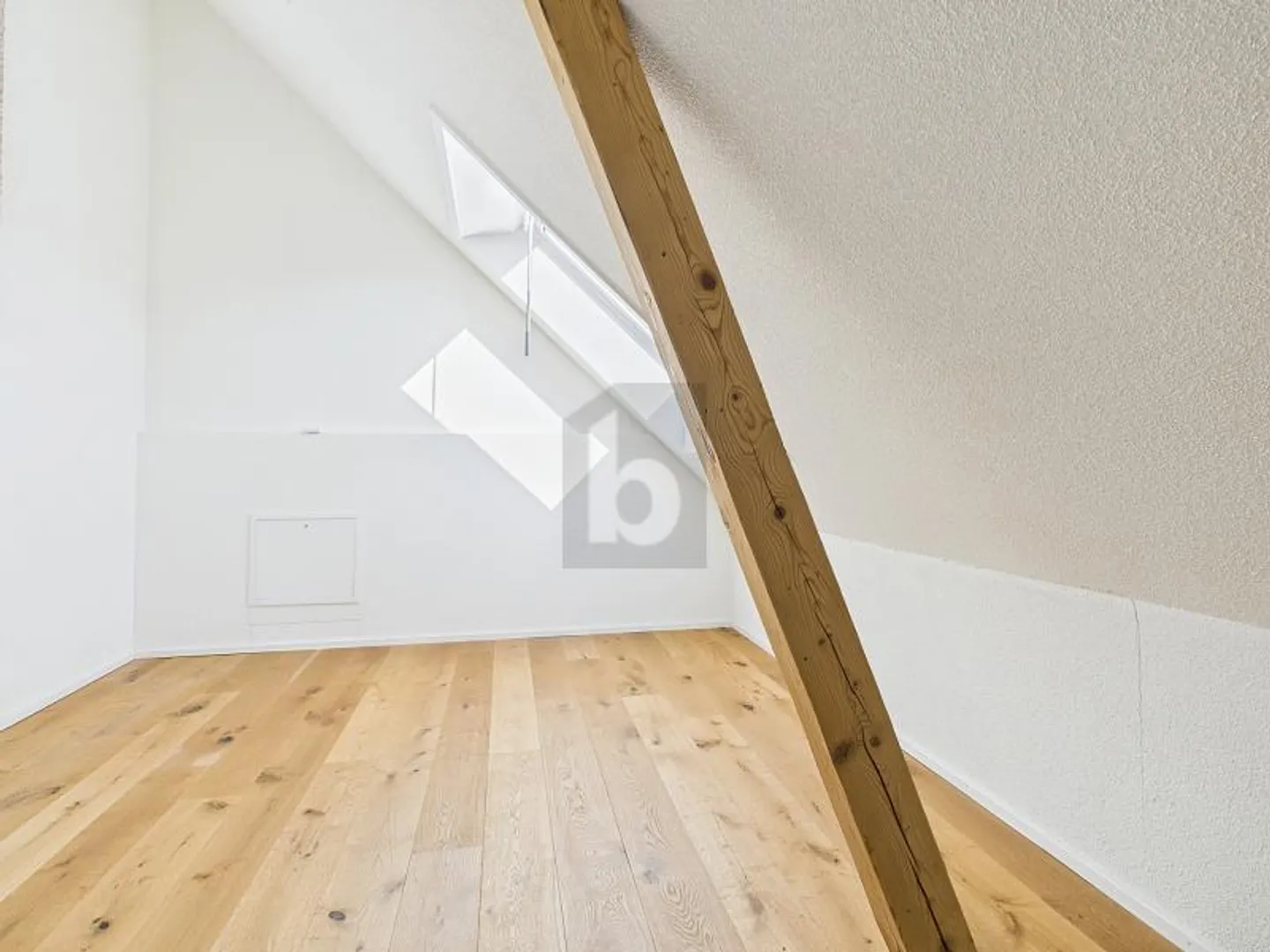 MODERN WITH CHARM IN THE CENTER (13) - Photo 4 of 6