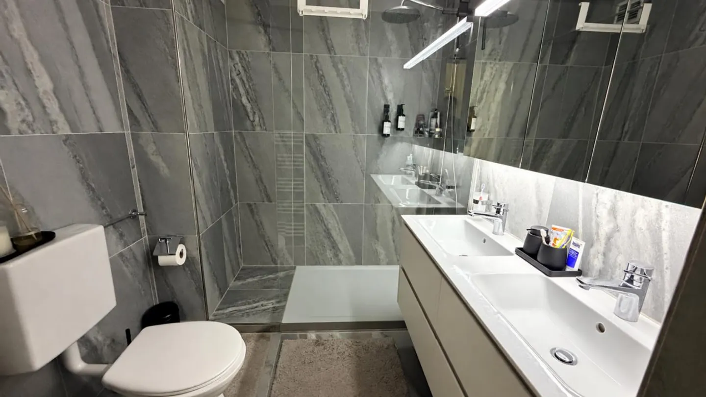 Maison familiale de 6,5 pièces, entièrement rénovée, située au calme - Photo 10 sur 13