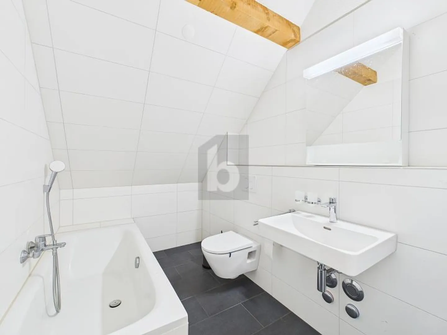 MODERN WITH CHARM IN THE CENTER (13) - Photo 3 of 6