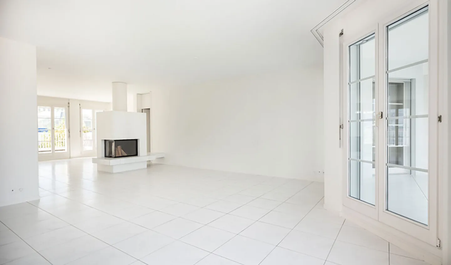 Completely renovated 3½-room apartment directly by the lake – First occupancy - Photo 6 of 12