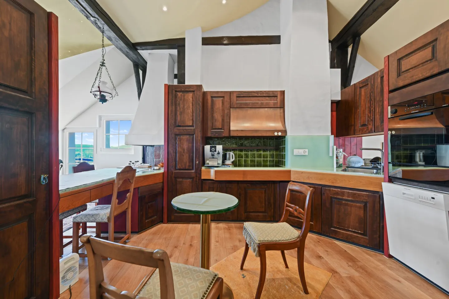 Old Building Charm Meets Far-Sightedness - Unique Maisonette Penthouse in the Heart of Wil SG - Photo 7 of 37