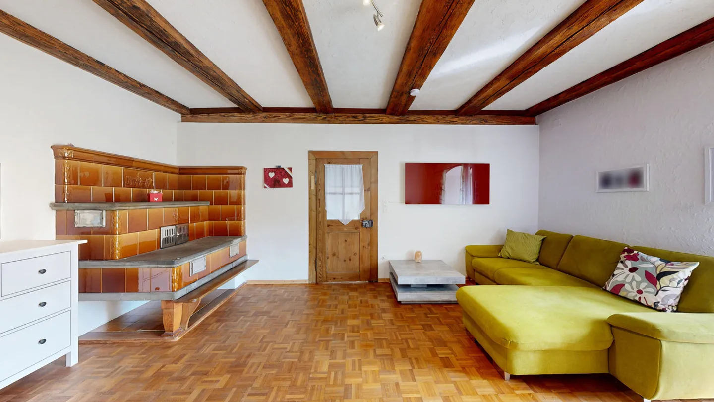 Appartement en duplex spacieux de 4,5 pièces avec jardin et deux places de parking - Photo 6 sur 21