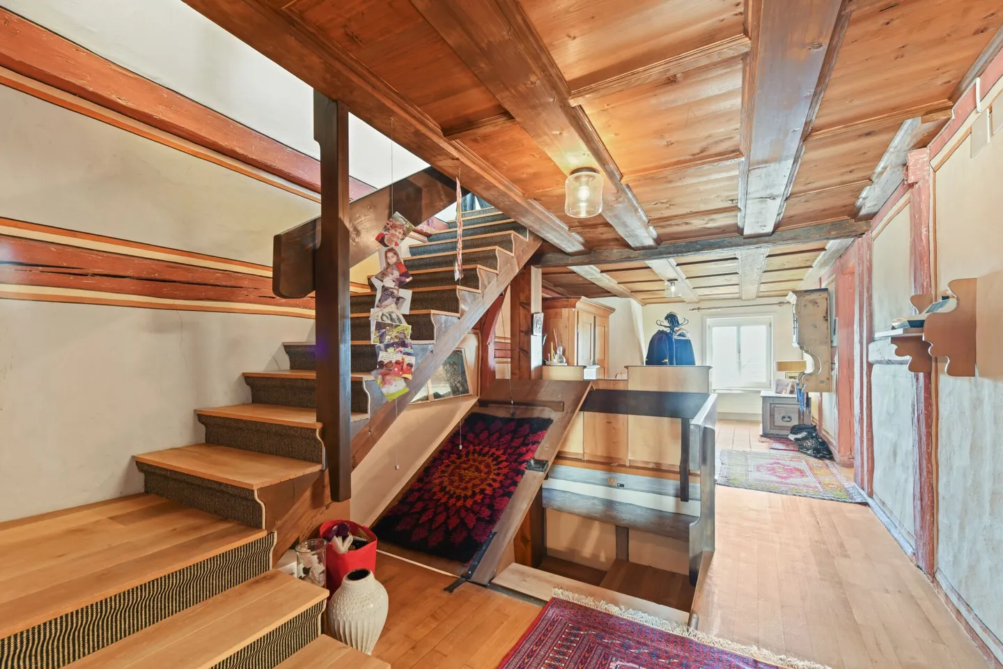 Old Building Charm Meets Far-Sightedness - Unique Maisonette Penthouse in the Heart of Wil SG - Photo 18 of 37