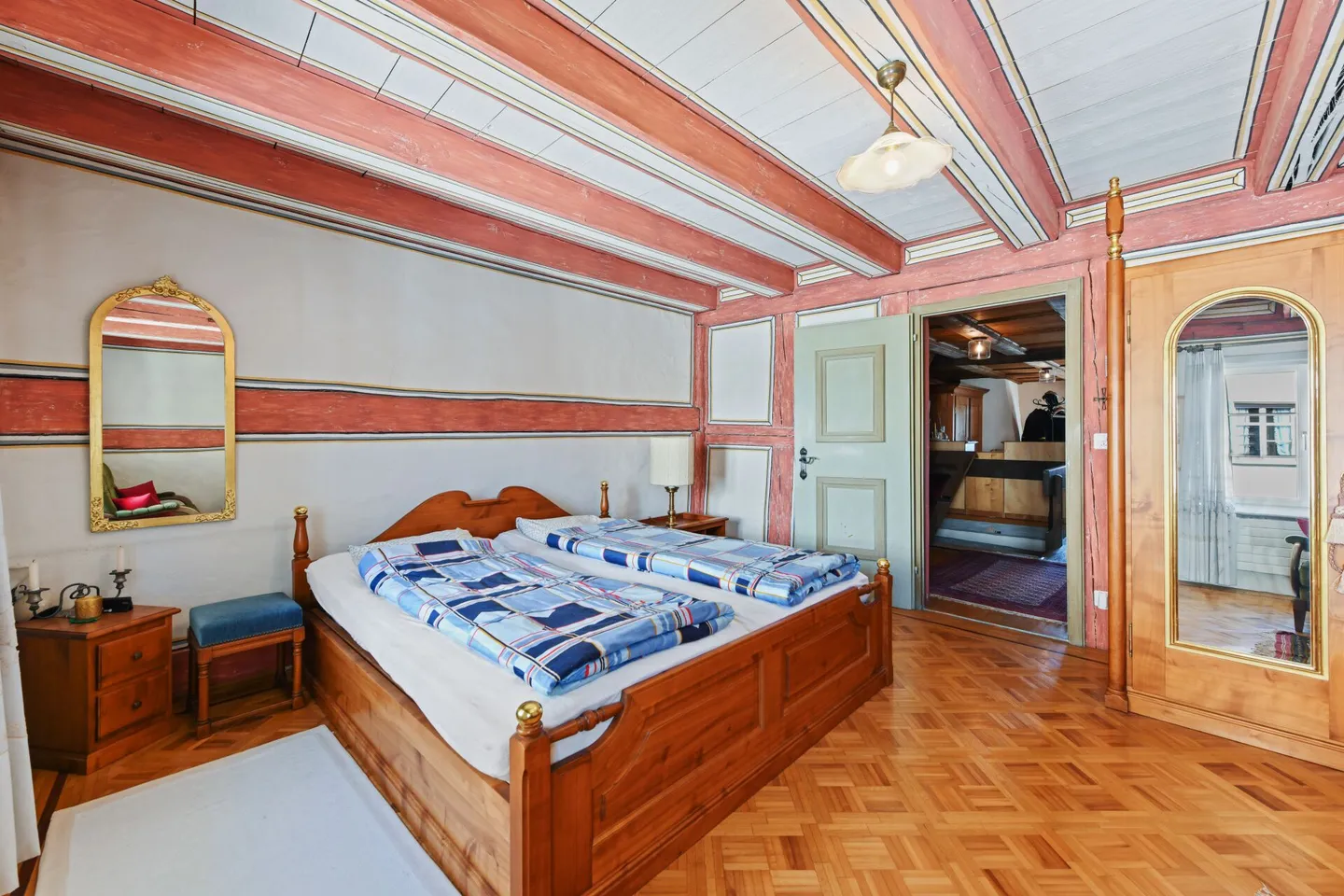 Old Building Charm Meets Far-Sightedness - Unique Maisonette Penthouse in the Heart of Wil SG - Photo 16 of 37