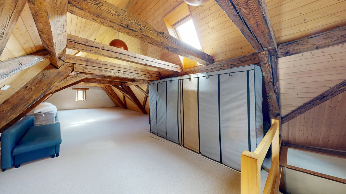 Appartement en duplex spacieux de 4,5 pièces avec jardin et deux places de parking - Photo 15 sur 21
