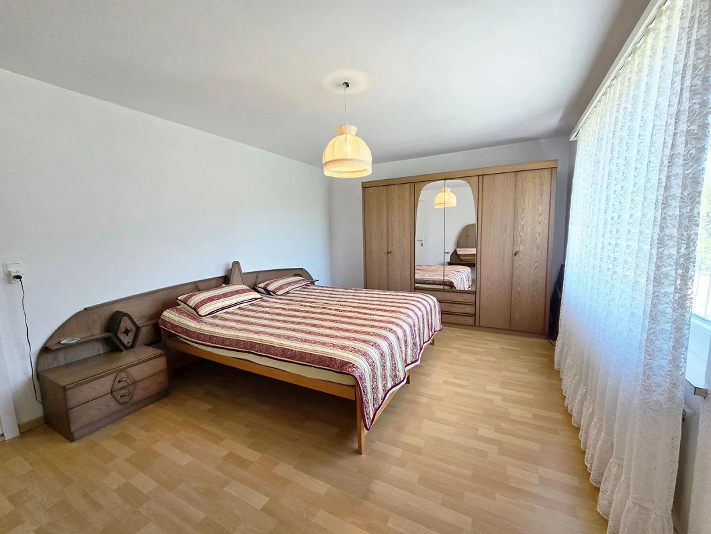 Casa unifamiliare di 5,5 locali ben tenuta, situata in posizione tranquilla sulla vigna - Foto 6 di 11