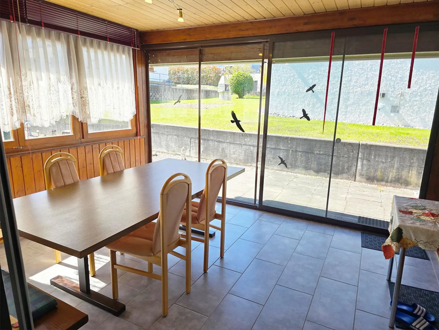 Casa unifamiliare di 5,5 locali ben tenuta, situata in posizione tranquilla sulla vigna - Foto 7 di 11