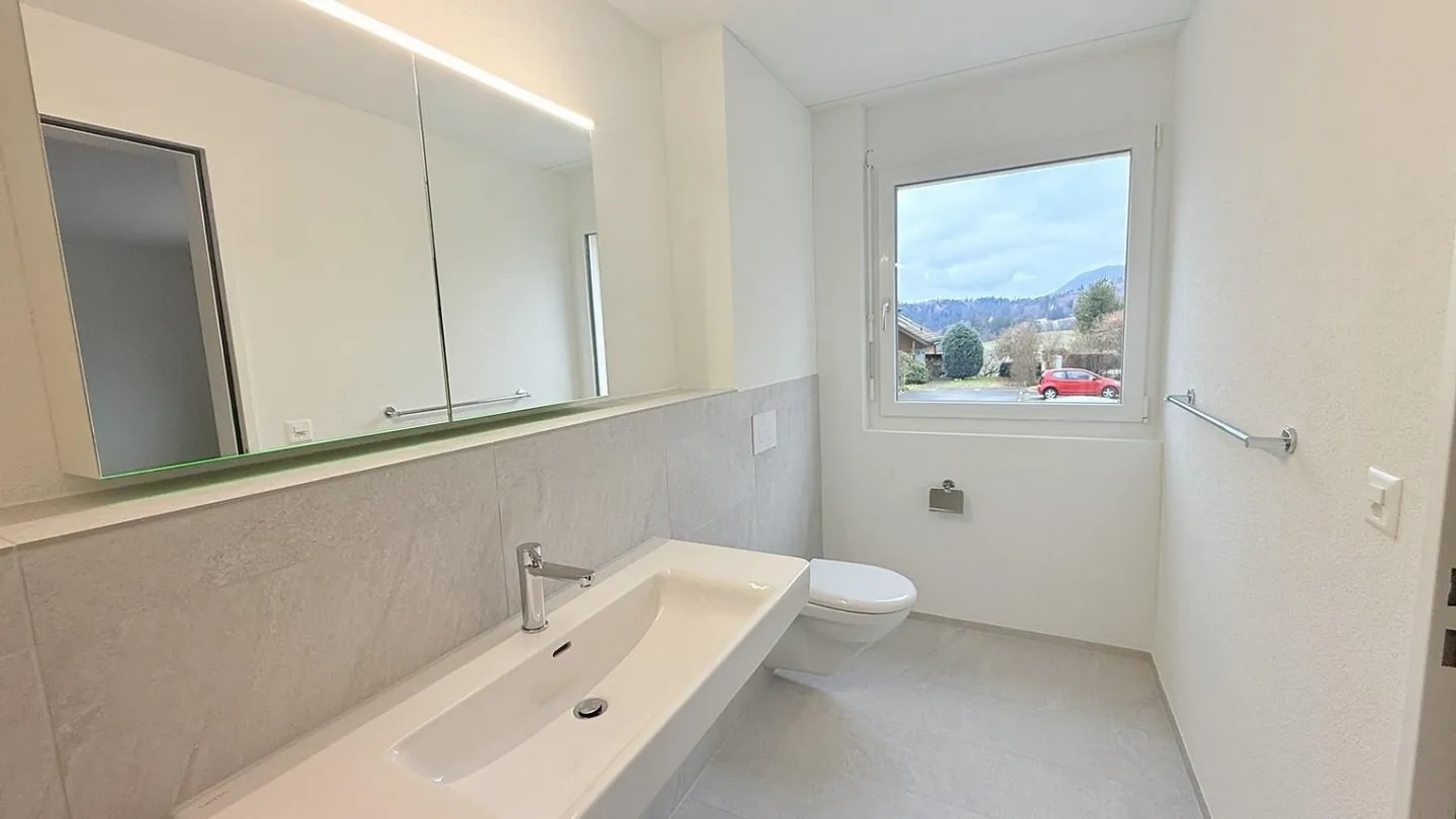 Geräumige Wohnung mit Balkon - Foto 6 von 13