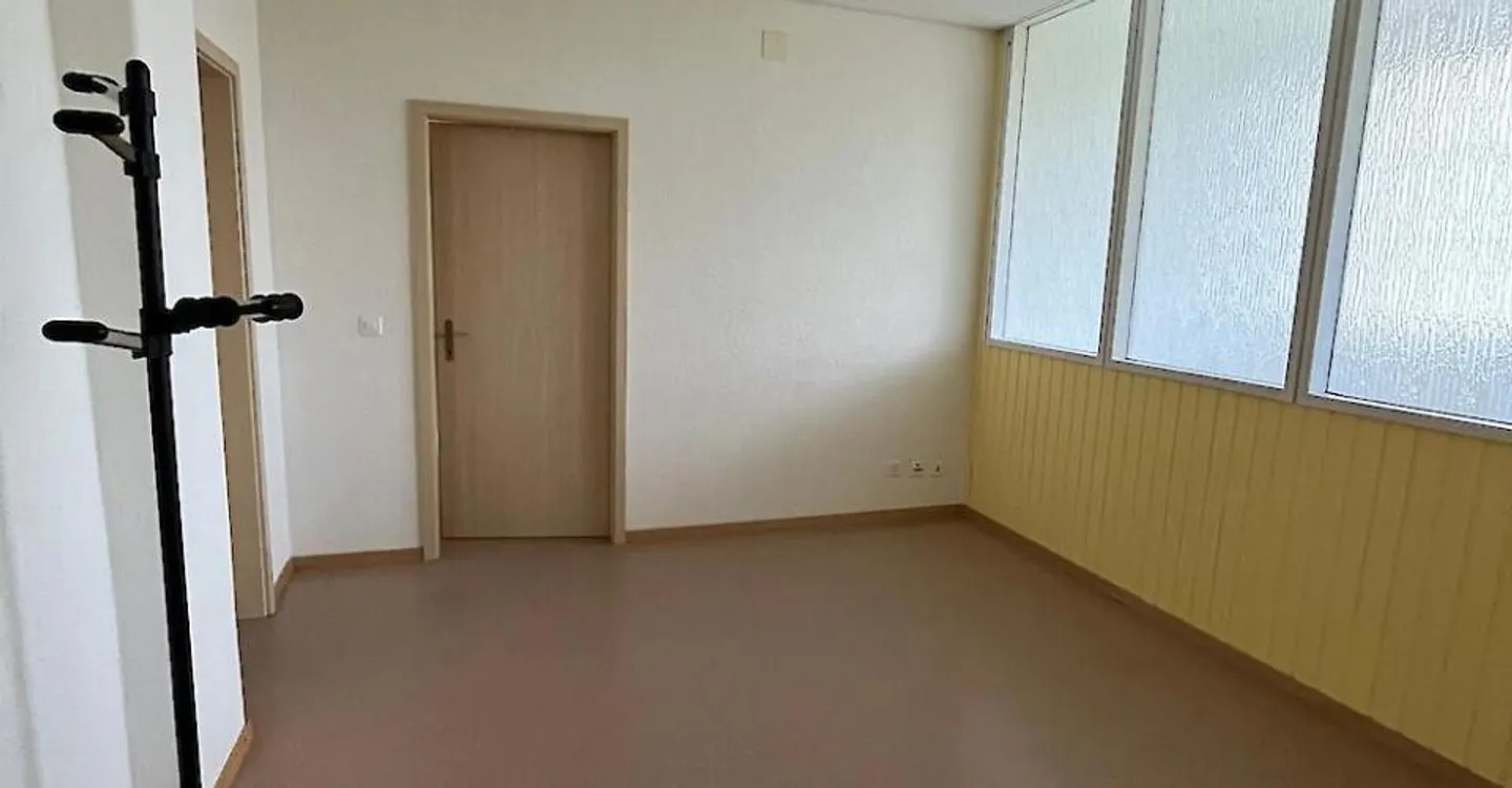 6.5 Rooms for Rent - Photo 3 of 11