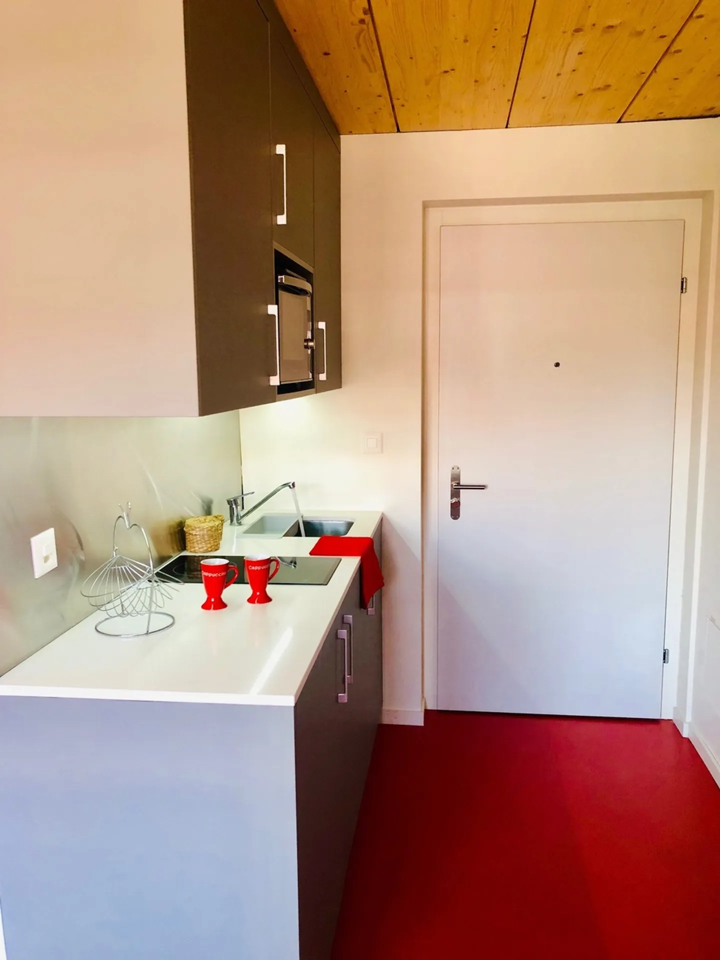 Monolocale arredato per studenti - Buono TL di CHF 300.00 offerto! - Foto 6 di 8
