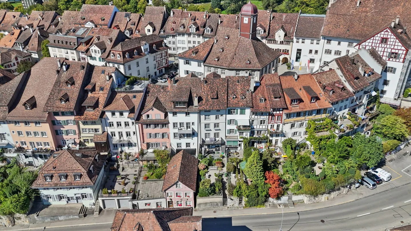 Old Building Charm Meets Far-Sightedness - Unique Maisonette Penthouse in the Heart of Wil SG - Photo 35 of 37